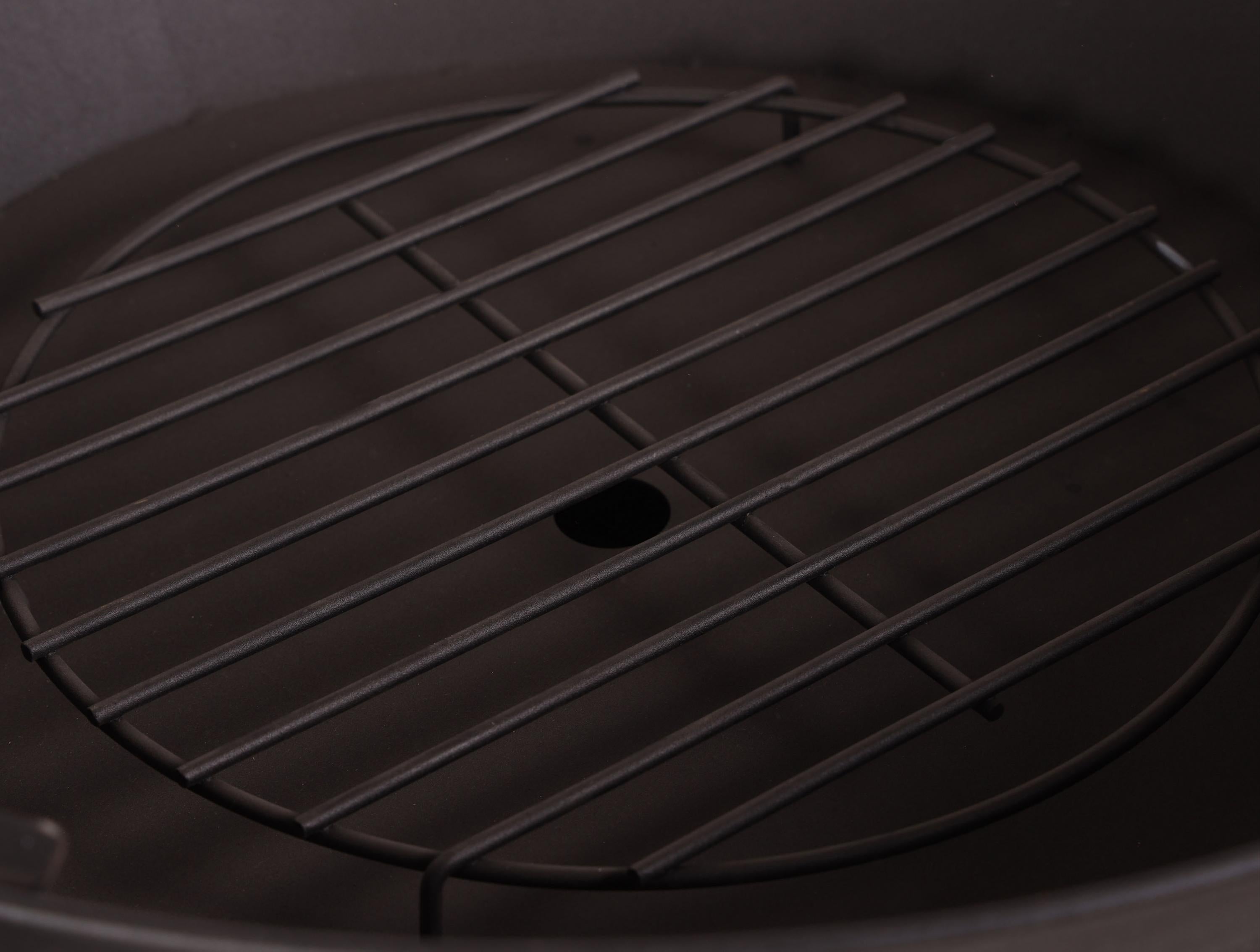 Barbecue con piastra rotonda, grill e supporto in acciaio nero