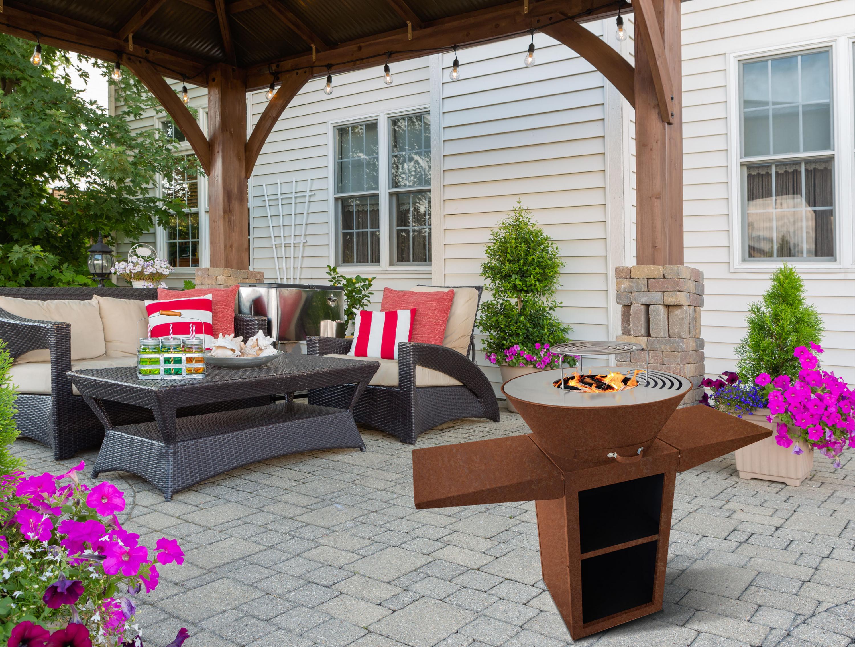 Barbecue con piastra in acciaio corten da 60 cm