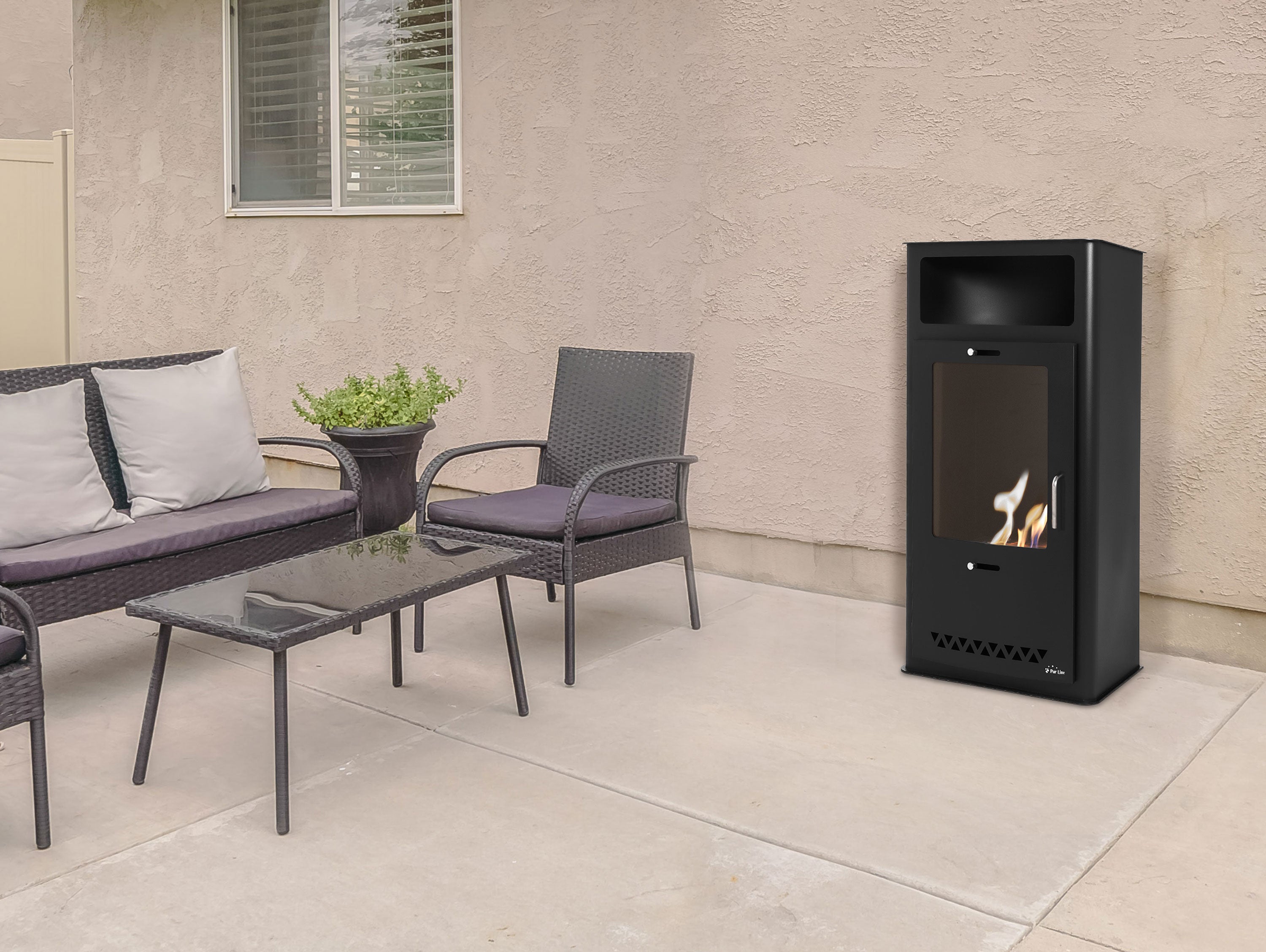 Stufa rettangolare a etanolo con design in acciaio nero