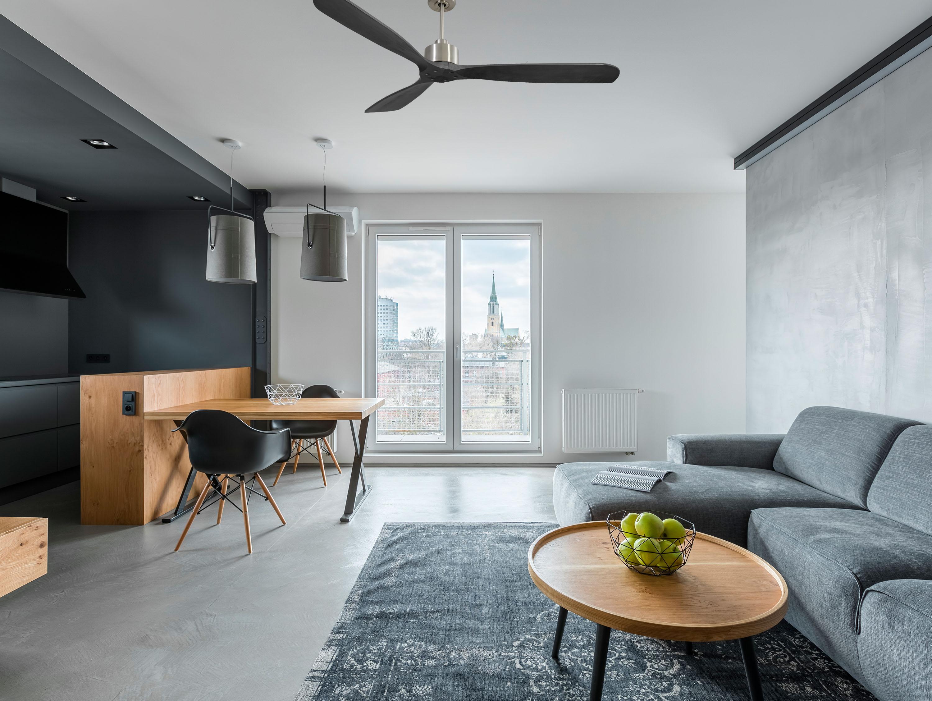 Ventilatore da soffitto Reversibile Termostato Wifi Motore CC Tetti inclinati Telecomando Hypersilence Memoria FullWood