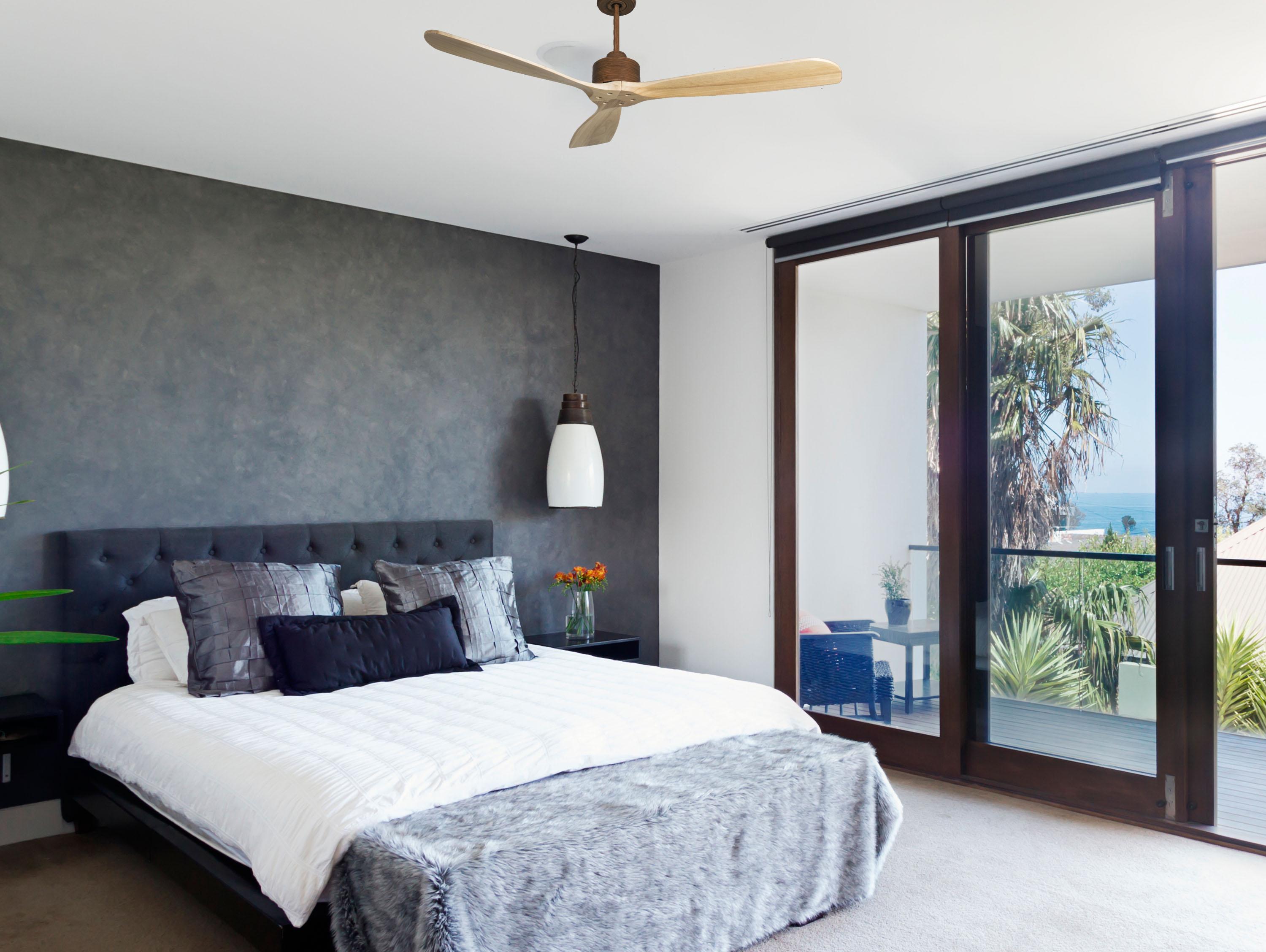 Ventilatore da soffitto Reversibile Termostato Wifi Motore CC Tetti inclinati Telecomando Hypersilence Memoria FullWood