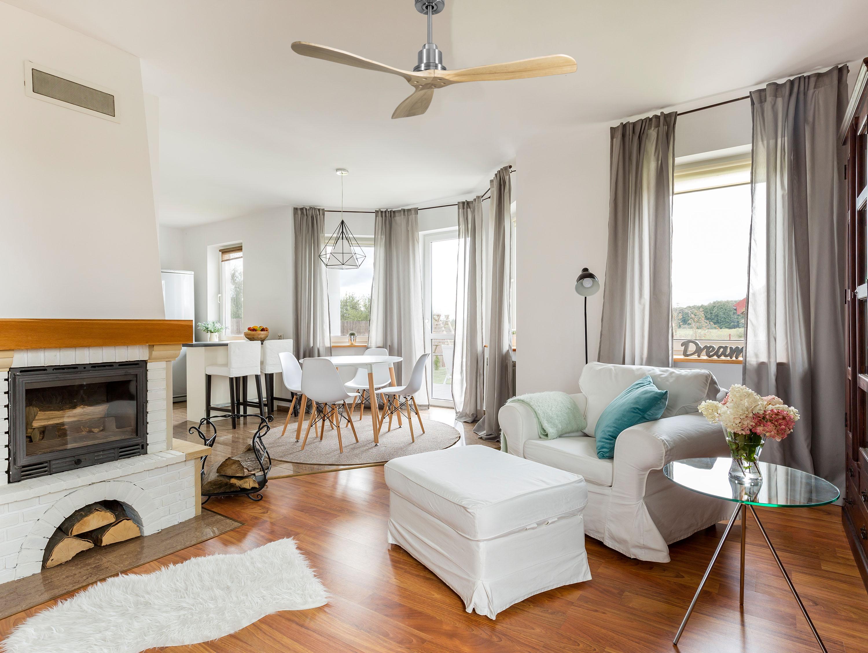 Ventilatore da soffitto Reversibile Termostato Wifi Motore CC Tetti inclinati Telecomando Hypersilence Memoria FullWood Shopify Vendible (AUTOMATICO)