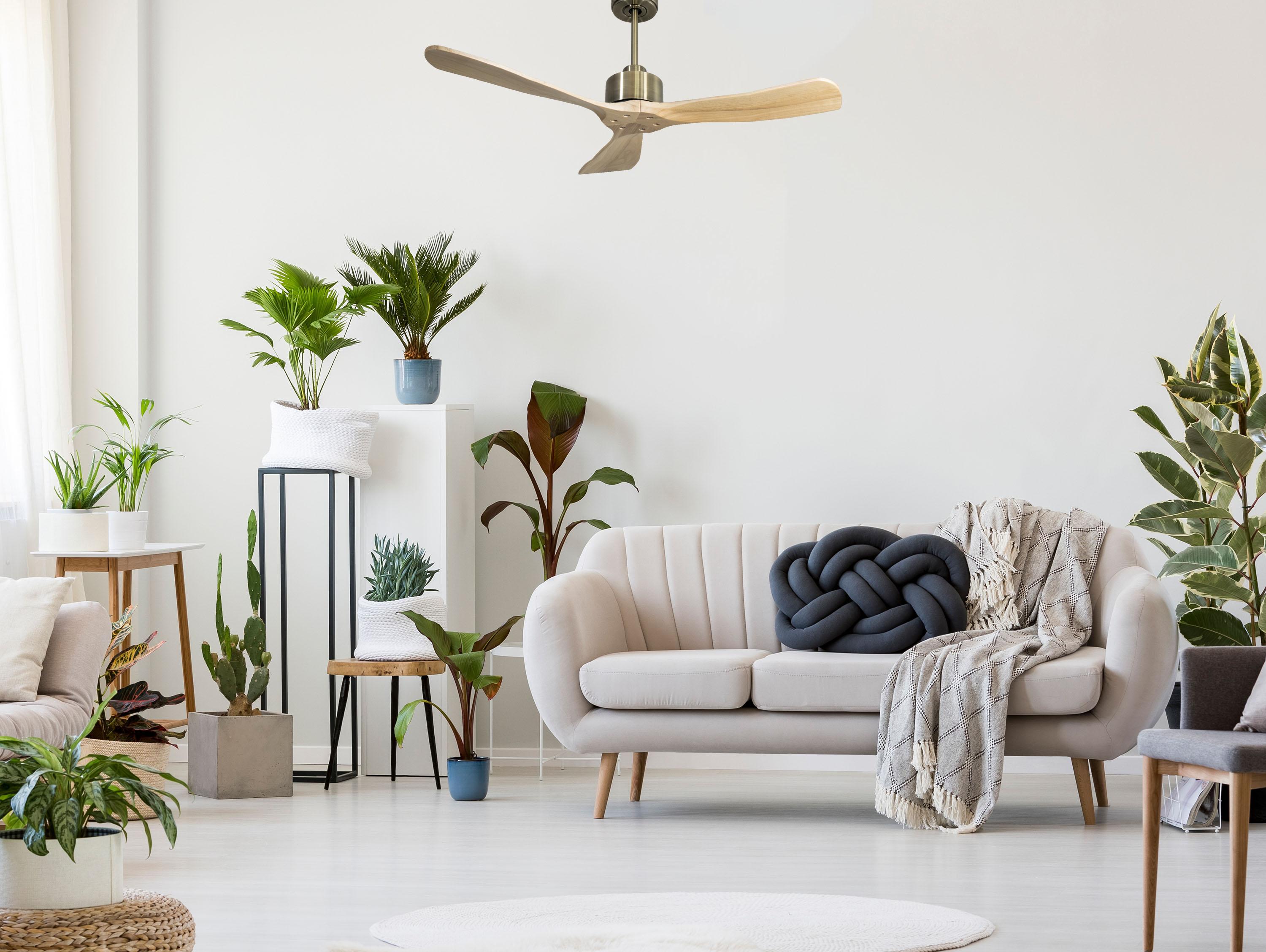Ventilatore da soffitto Reversibile Termostato Wifi Motore CC Tetti inclinati Telecomando Hypersilence Memoria FullWood