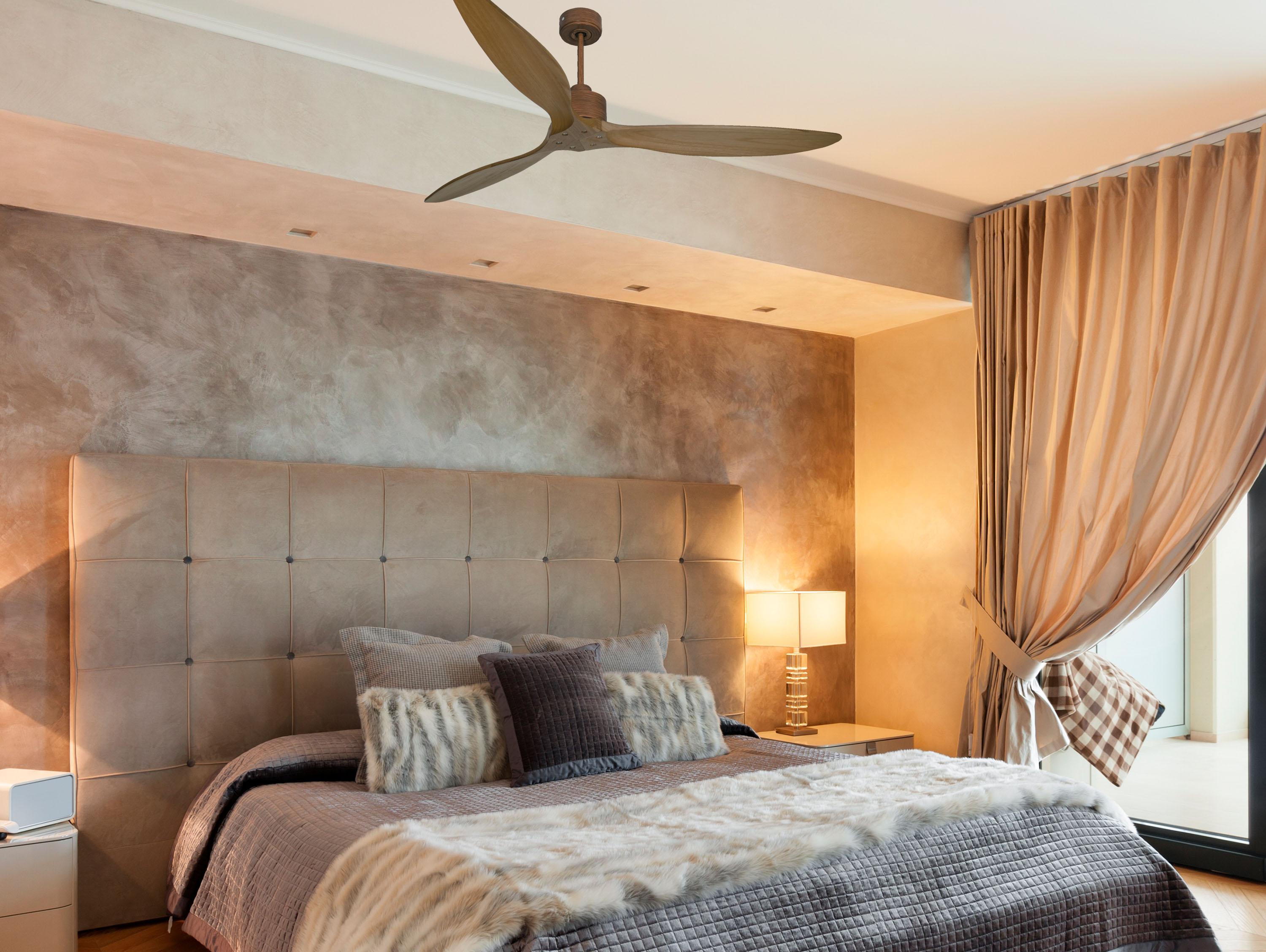 Ventilatore da soffitto Reversibile Termostato Wifi Motore CC Tetti inclinati Telecomando Hypersilence Memoria FullWood