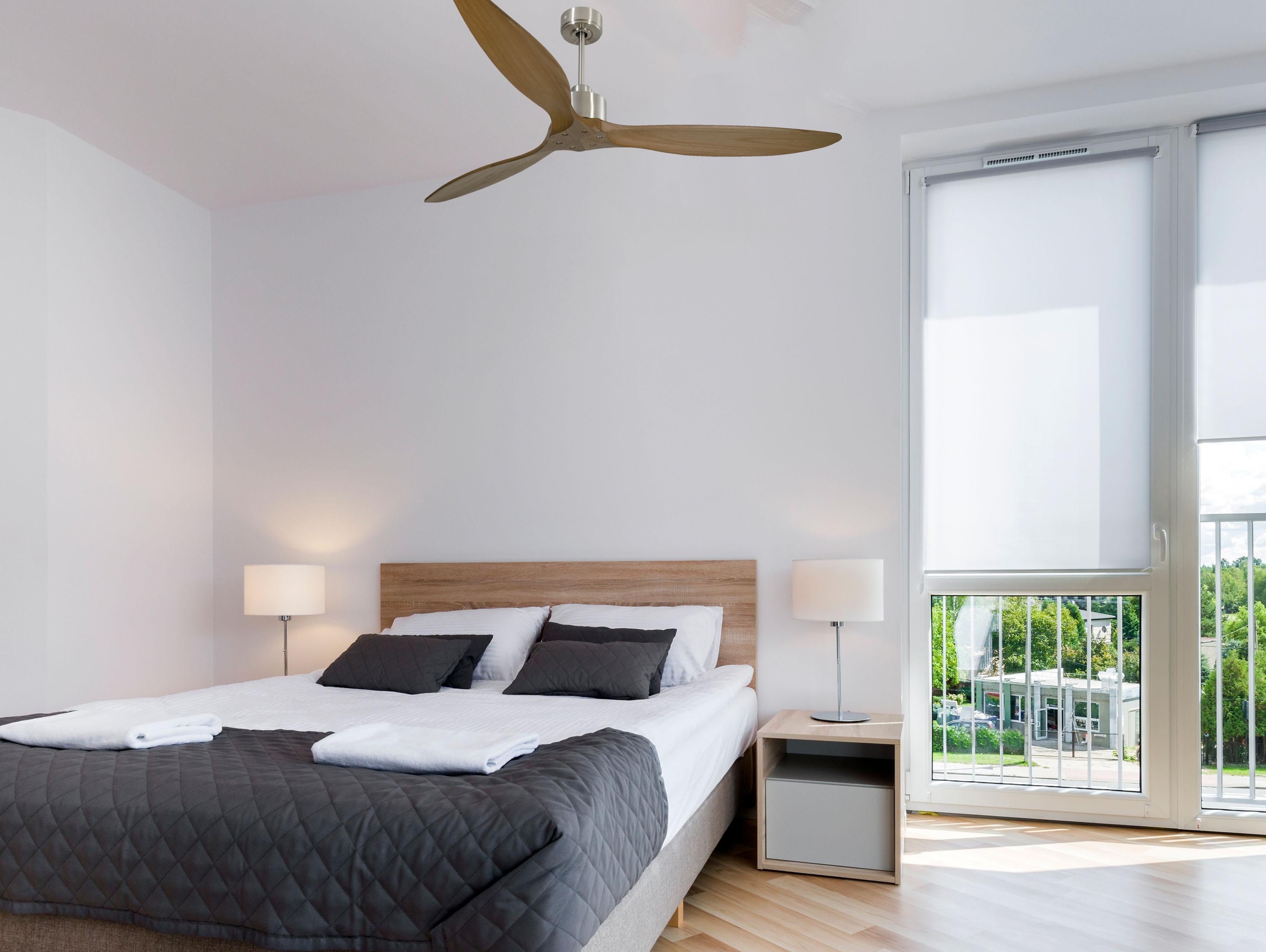 Ventilatore da soffitto Reversibile Termostato Wifi Motore CC Tetti inclinati Telecomando Hypersilence Memoria FullWood