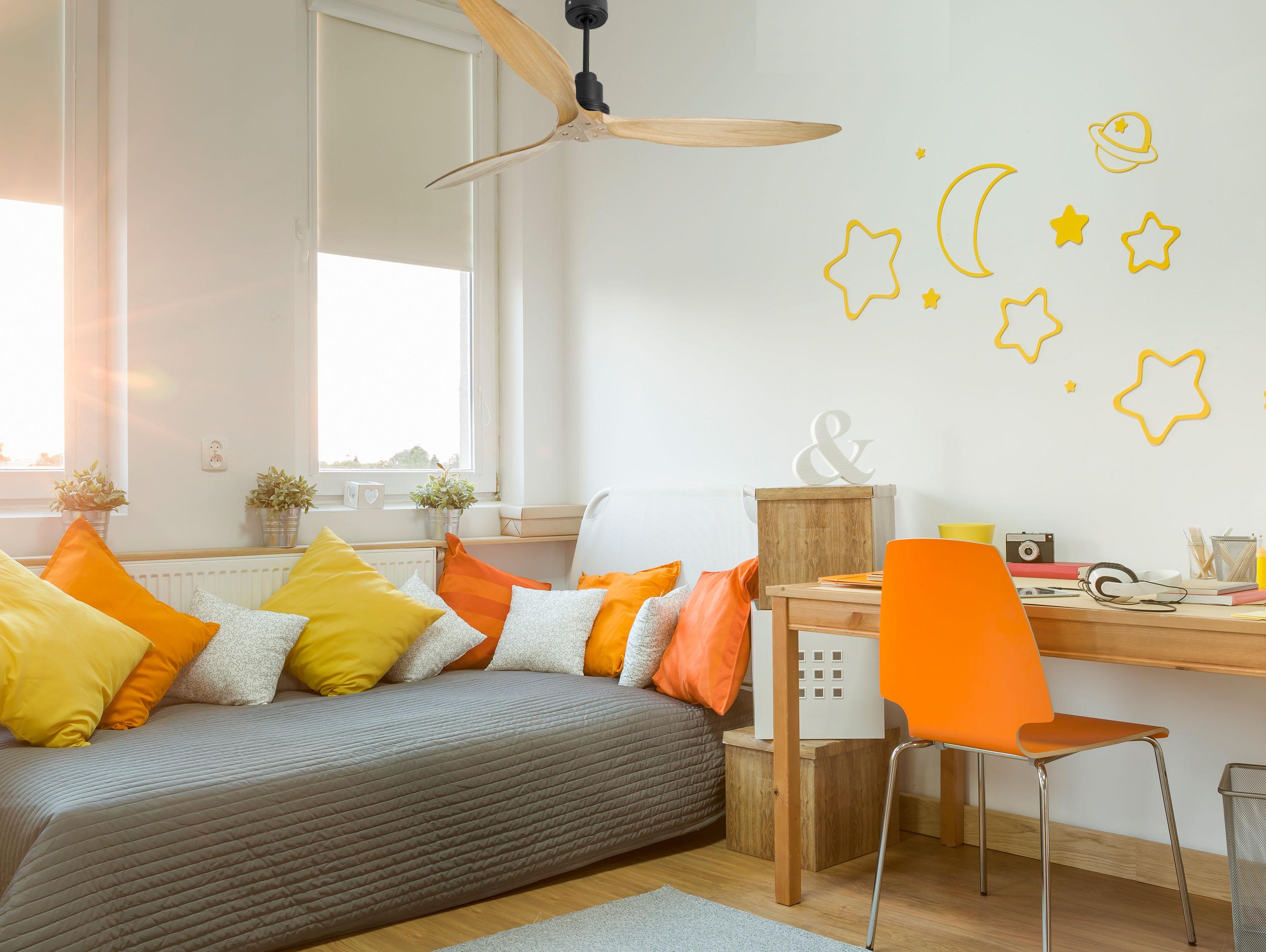 Ventilatore da soffitto Reversibile Termostato Wifi Motore CC Tetti inclinati Telecomando Hypersilence Memoria FullWood
