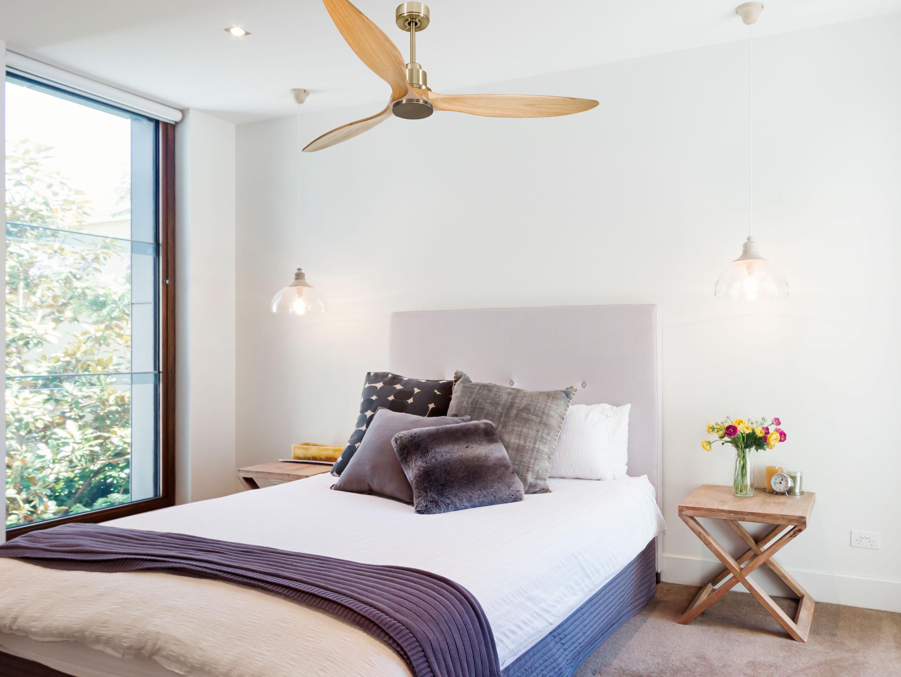 Ventilatore da soffitto Reversibile Termostato Wifi Motore CC Tetti inclinati Telecomando Hypersilence Memoria FullWood