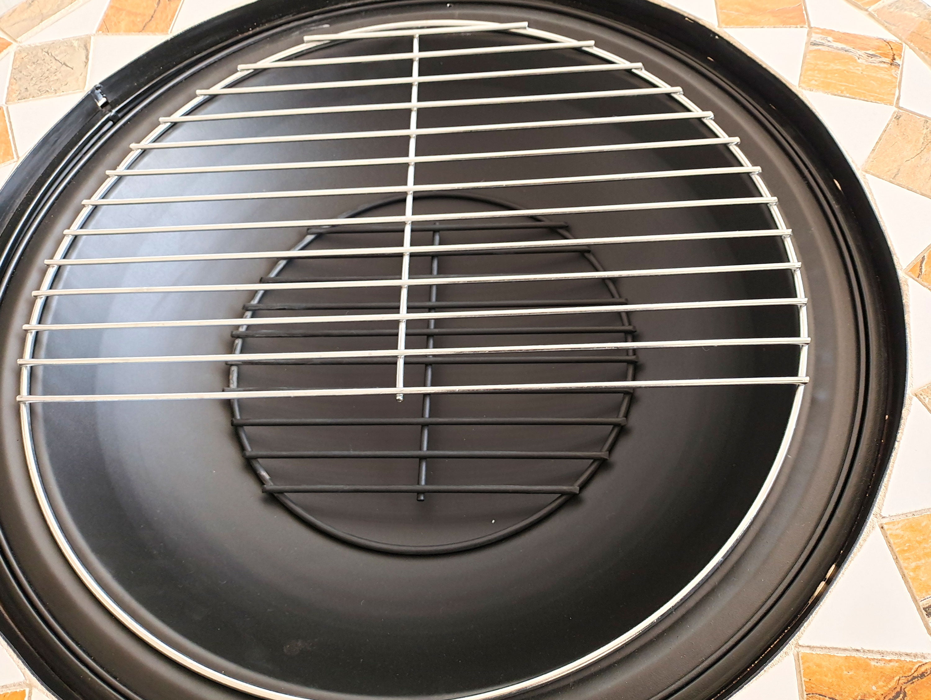 Barbecue braciere da esterno in ceramica e marmo