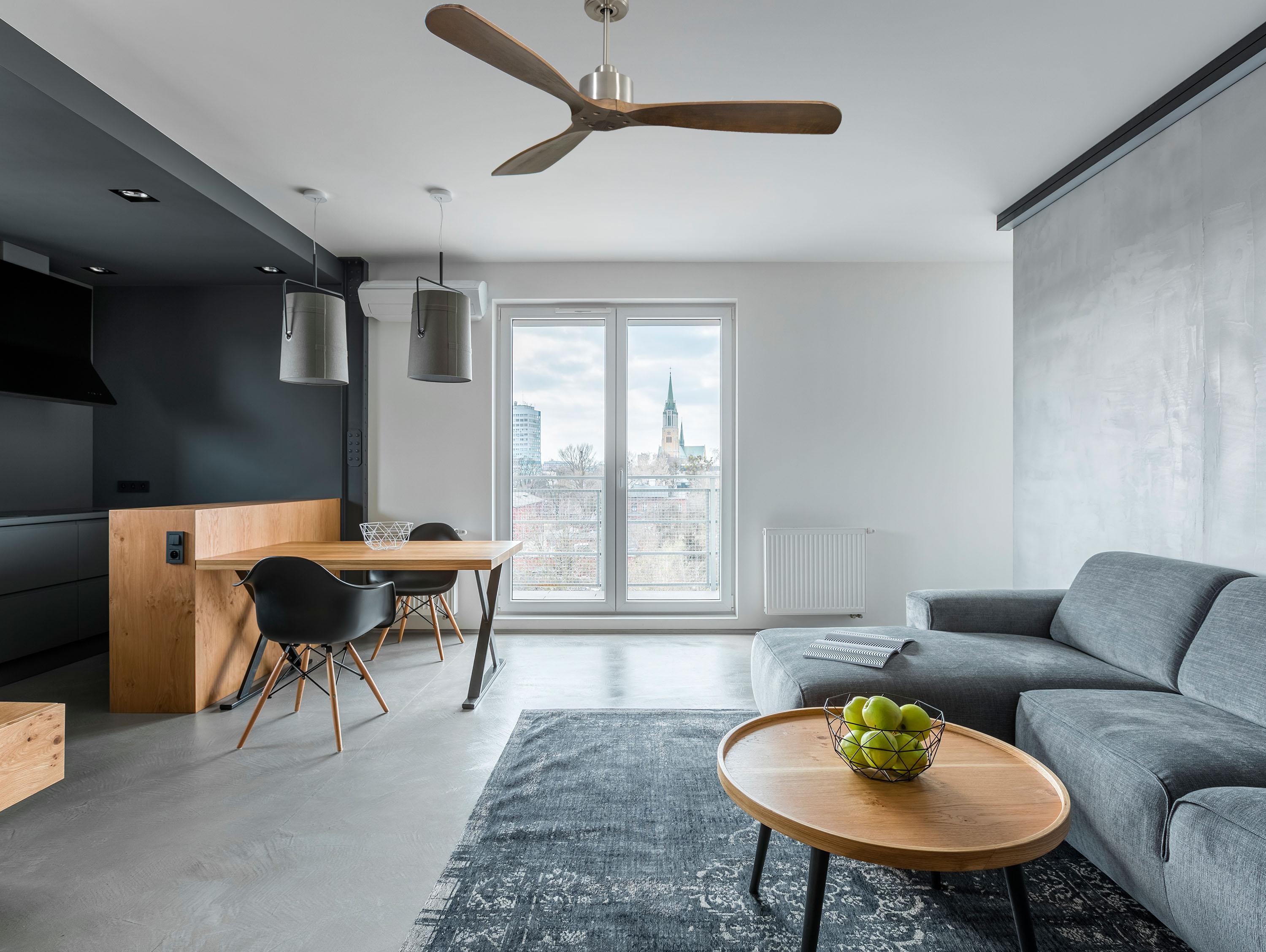 Ventilatore da soffitto Reversibile Termostato Wifi Motore CC Tetti inclinati Telecomando Hypersilence Memoria FullWood