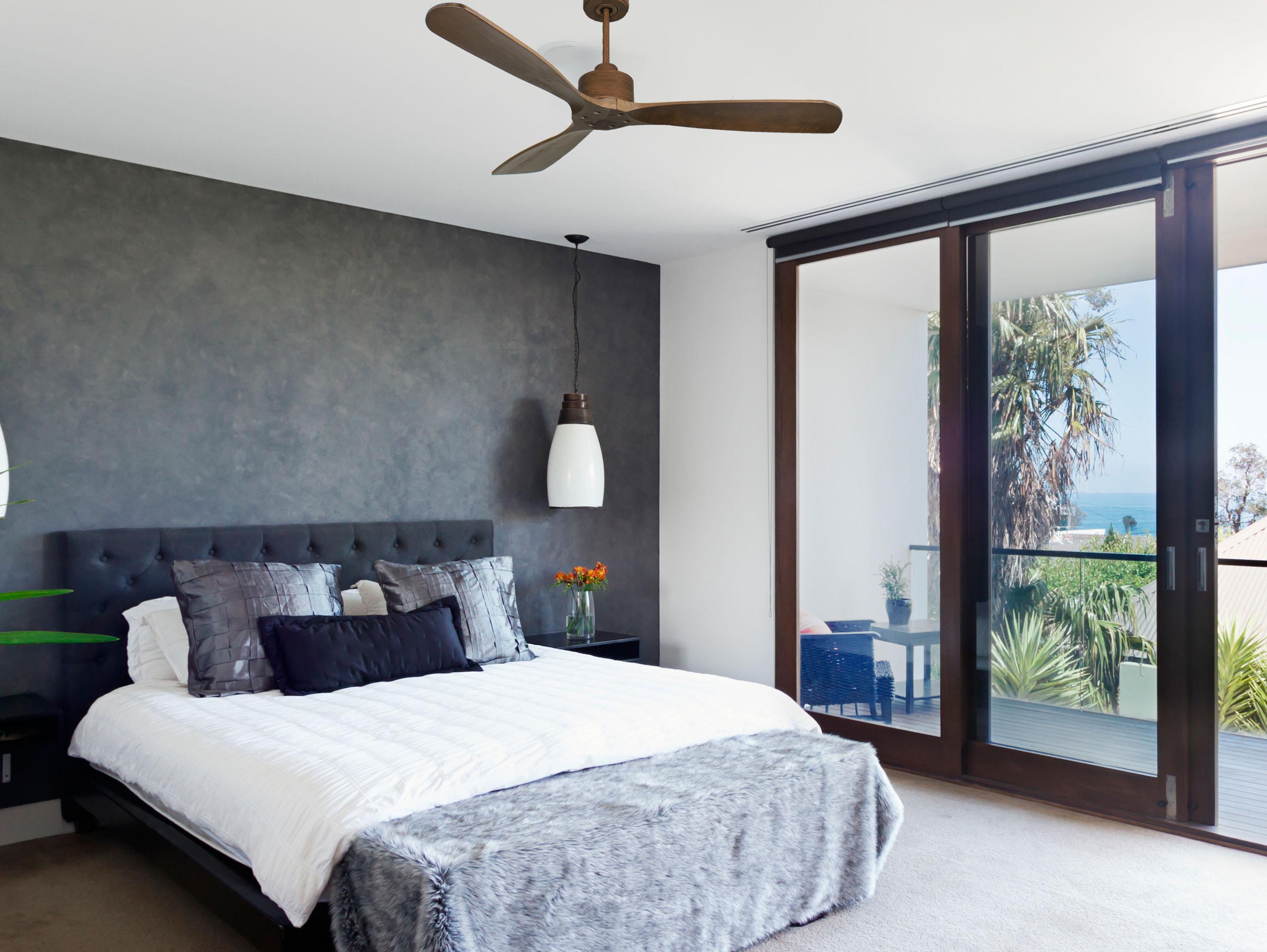 Ventilatore da soffitto Reversibile Termostato Wifi Motore CC Tetti inclinati Telecomando Hypersilence Memoria FullWood