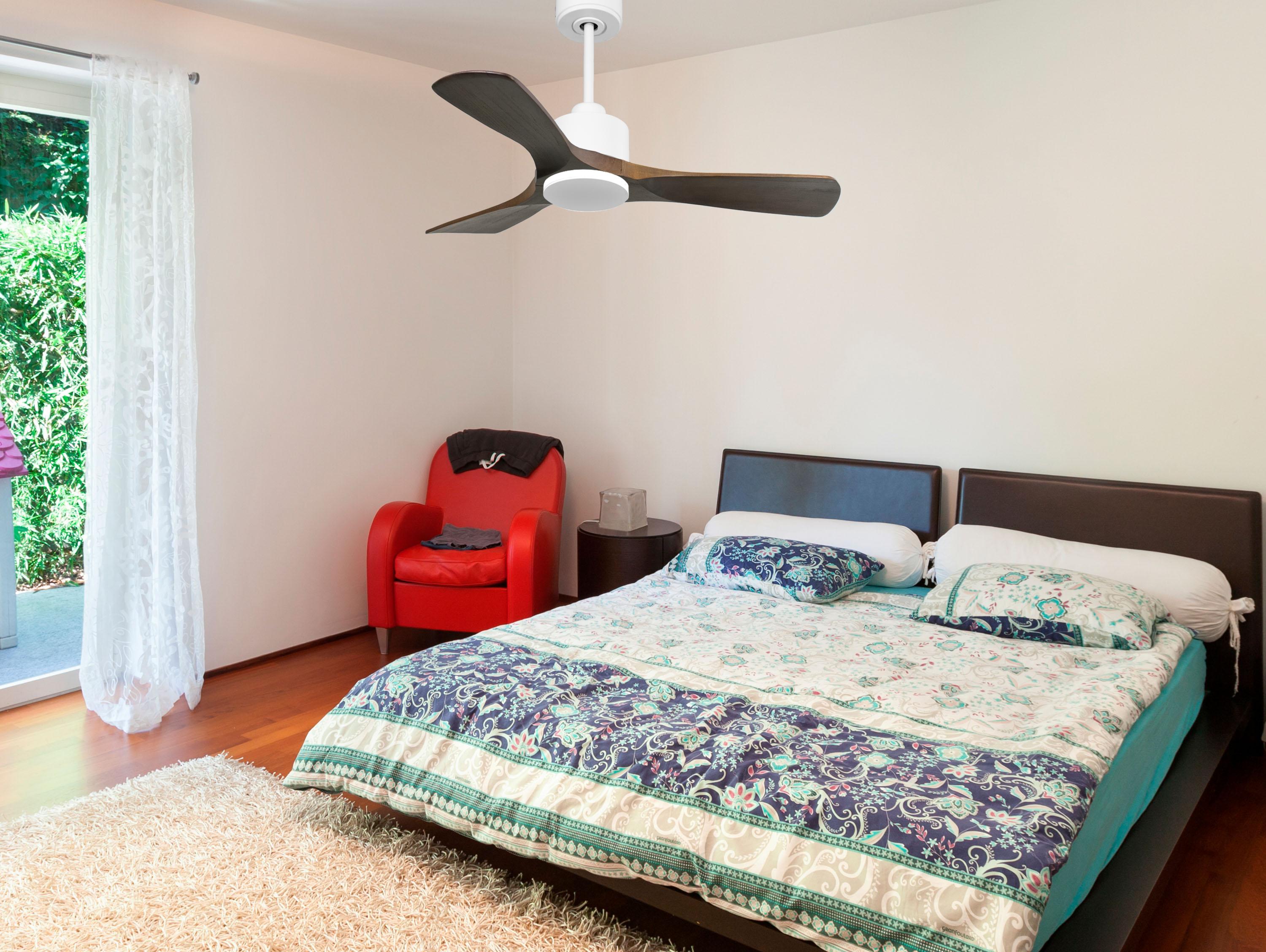 Ventilatore da soffitto Reversibile Termostato Wifi Motore CC Tetti inclinati Telecomando Hypersilence Memoria