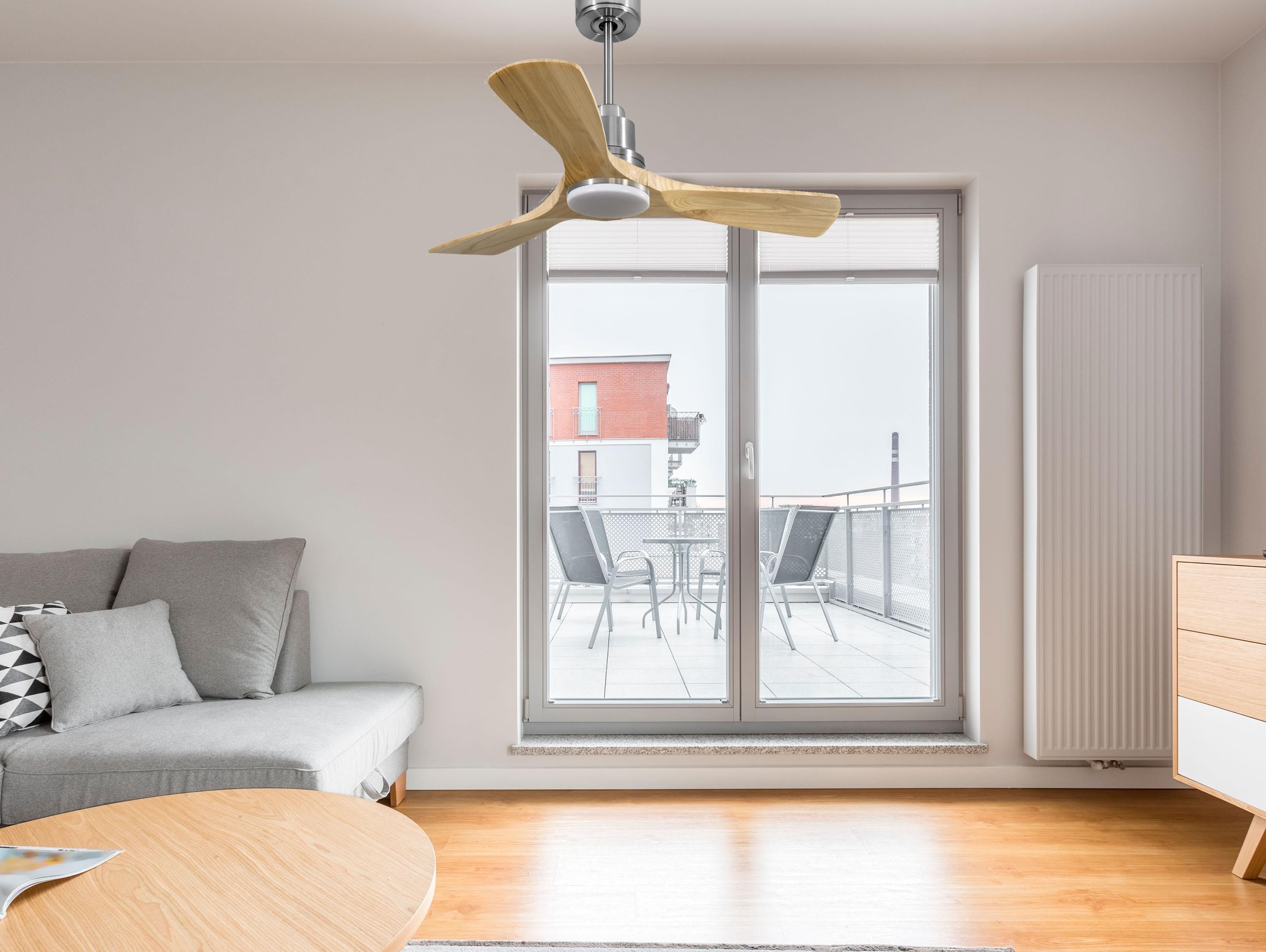Ventilatore da soffitto Reversibile Termostato Dimmabile Wifi Motore CC Tetti inclinati Telecomando Luce a tre toni Hypersilence Memoria Shopify Vendible (AUTOMATICO)