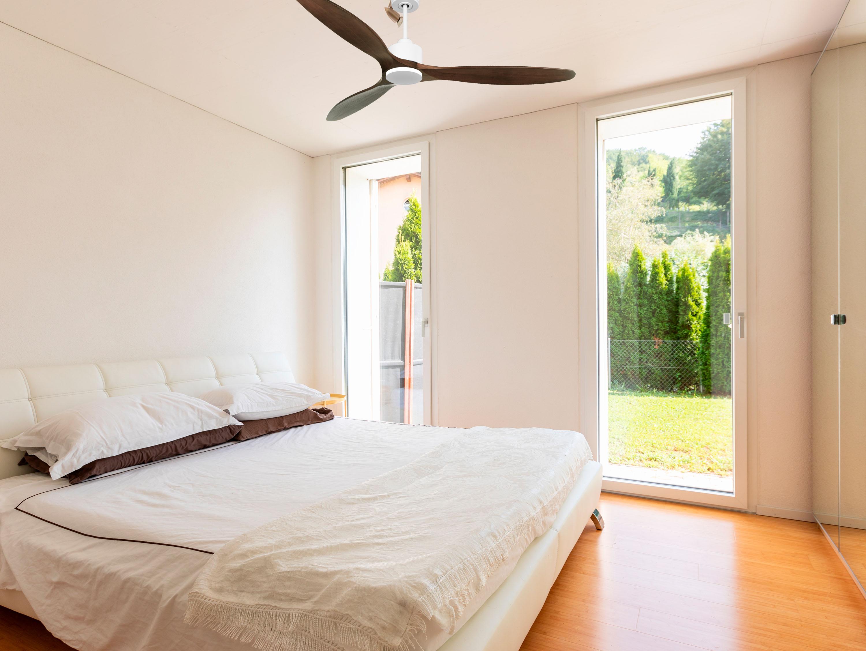 Ventilatore da soffitto Reversibile Termostato Wifi Motore CC Tetti inclinati Telecomando Hypersilence Memoria