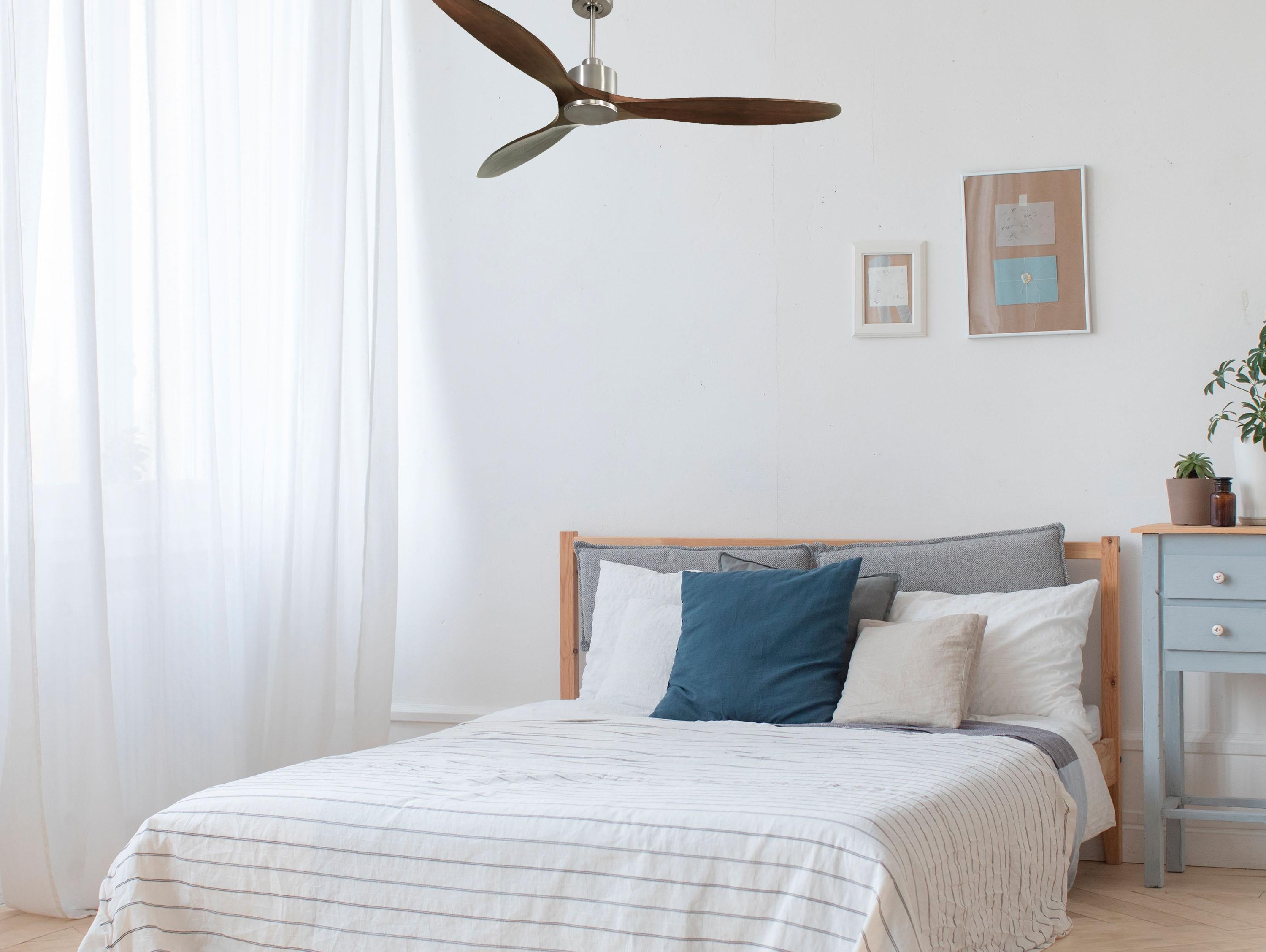 Ventilatore da soffitto Reversibile Termostato Wifi Motore CC Tetti inclinati Telecomando Hypersilence Memoria