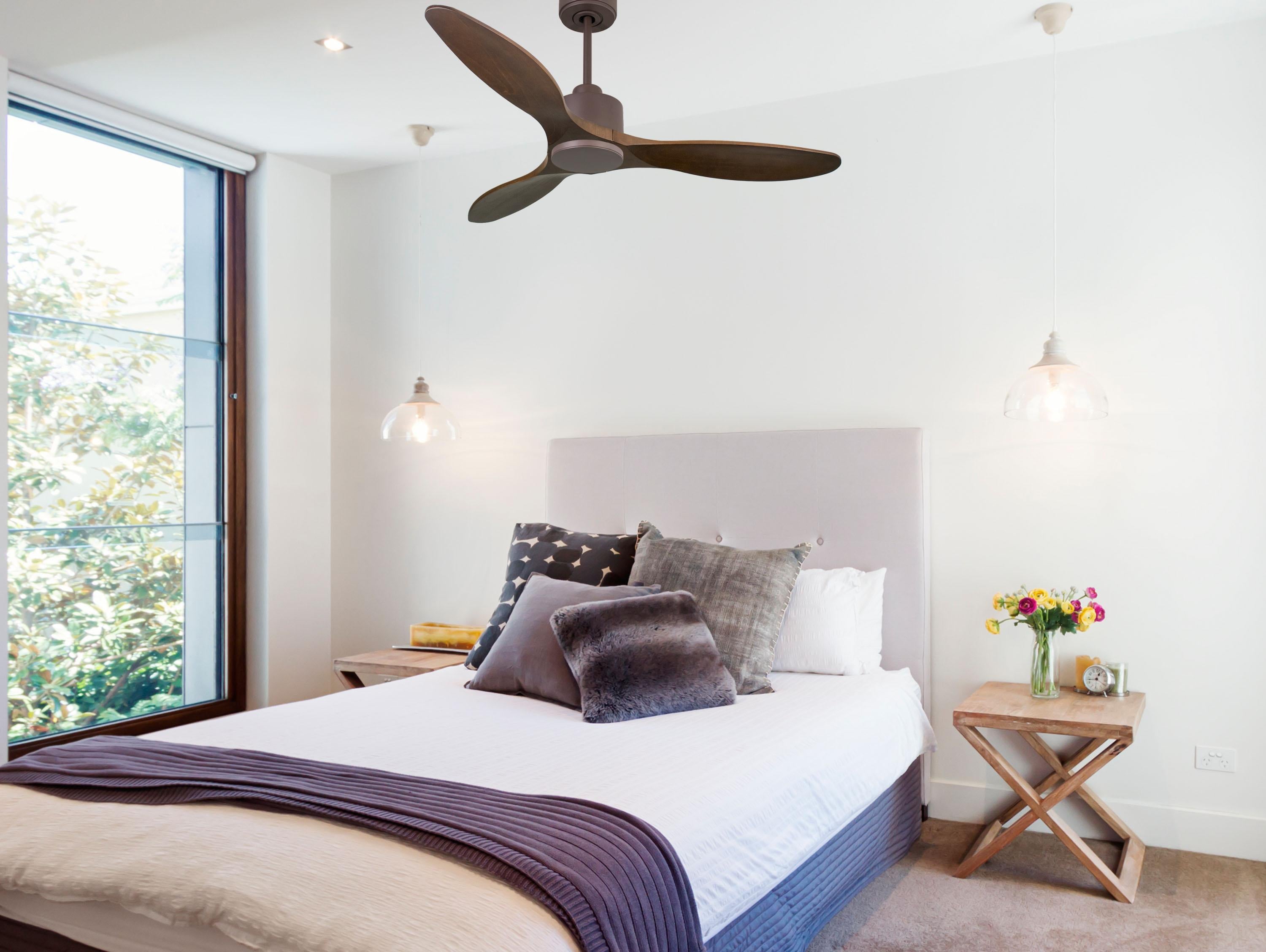 Ventilatore da soffitto Reversibile Termostato Wifi Motore CC Tetti inclinati Telecomando Hypersilence Memoria
