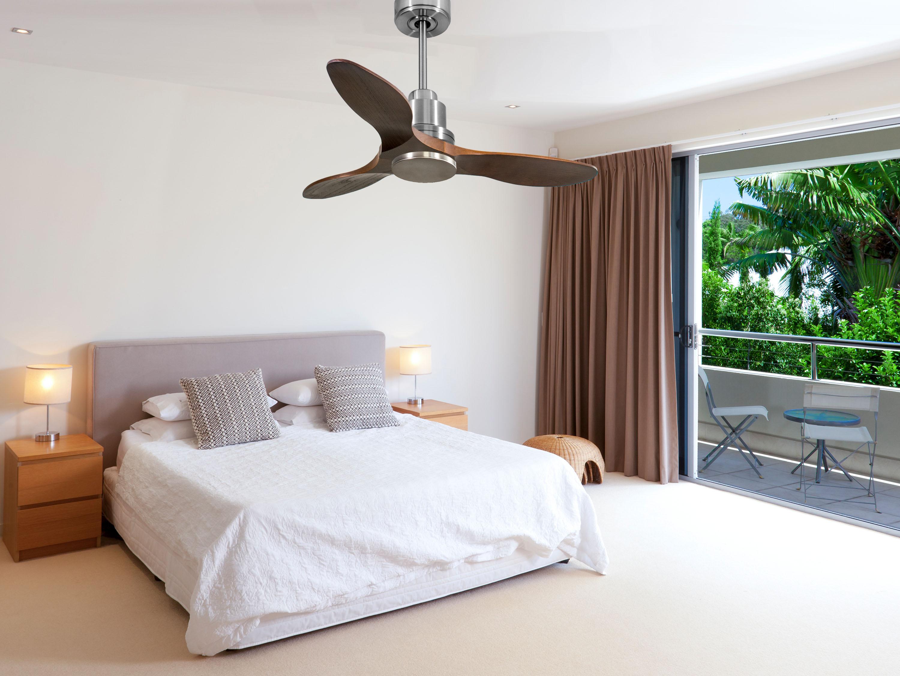 Ventilatore da soffitto Reversibile Termostato Wifi Motore CC Tetti inclinati Telecomando Hypersilence Memoria