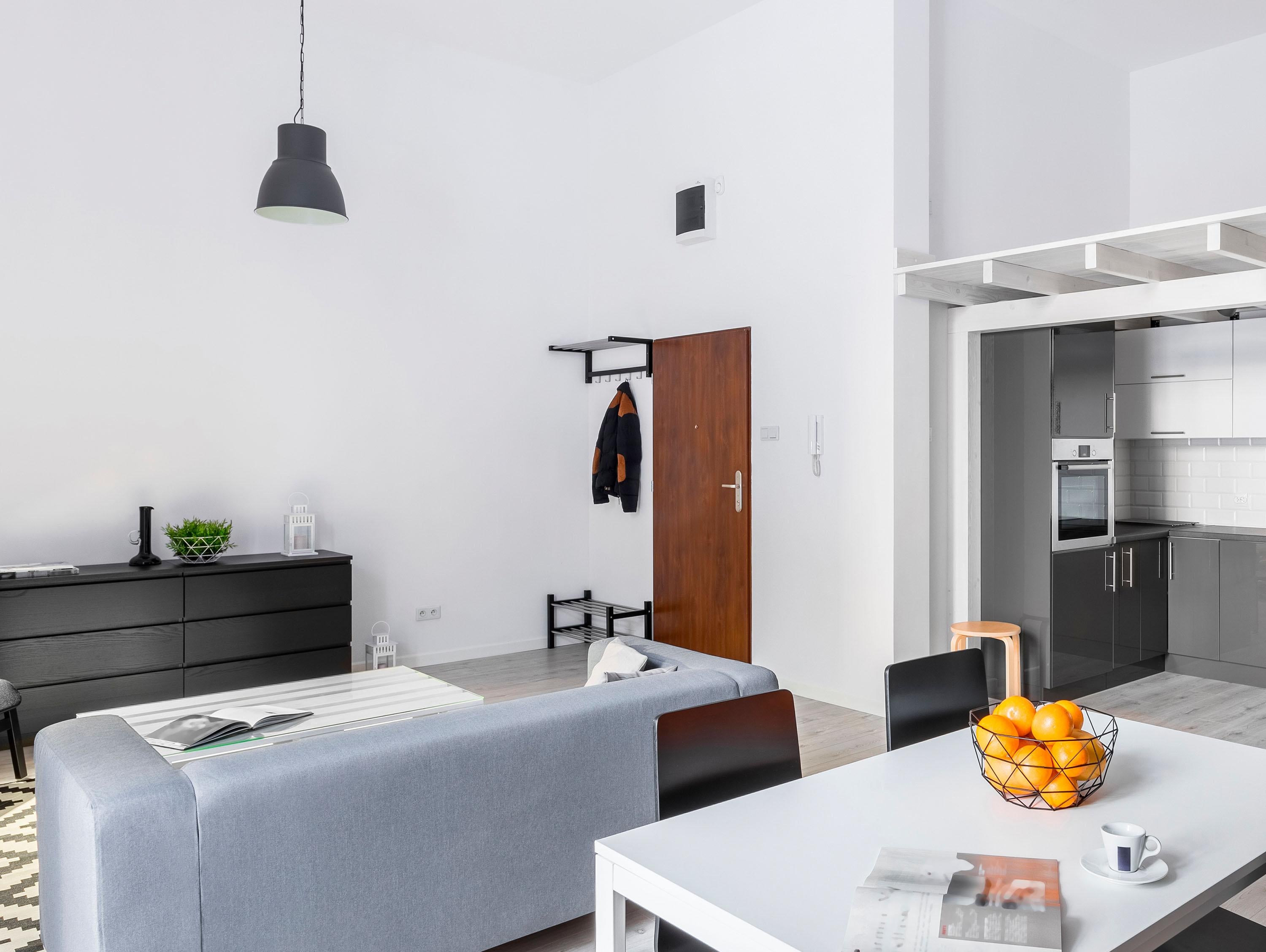 Ventilatore da soffitto Reversibile Termostato Dimmabile Wifi Motore CC Tetti inclinati Telecomando Luce a tre toni Hypersilence Memoria Shopify Vendible (AUTOMATICO)
