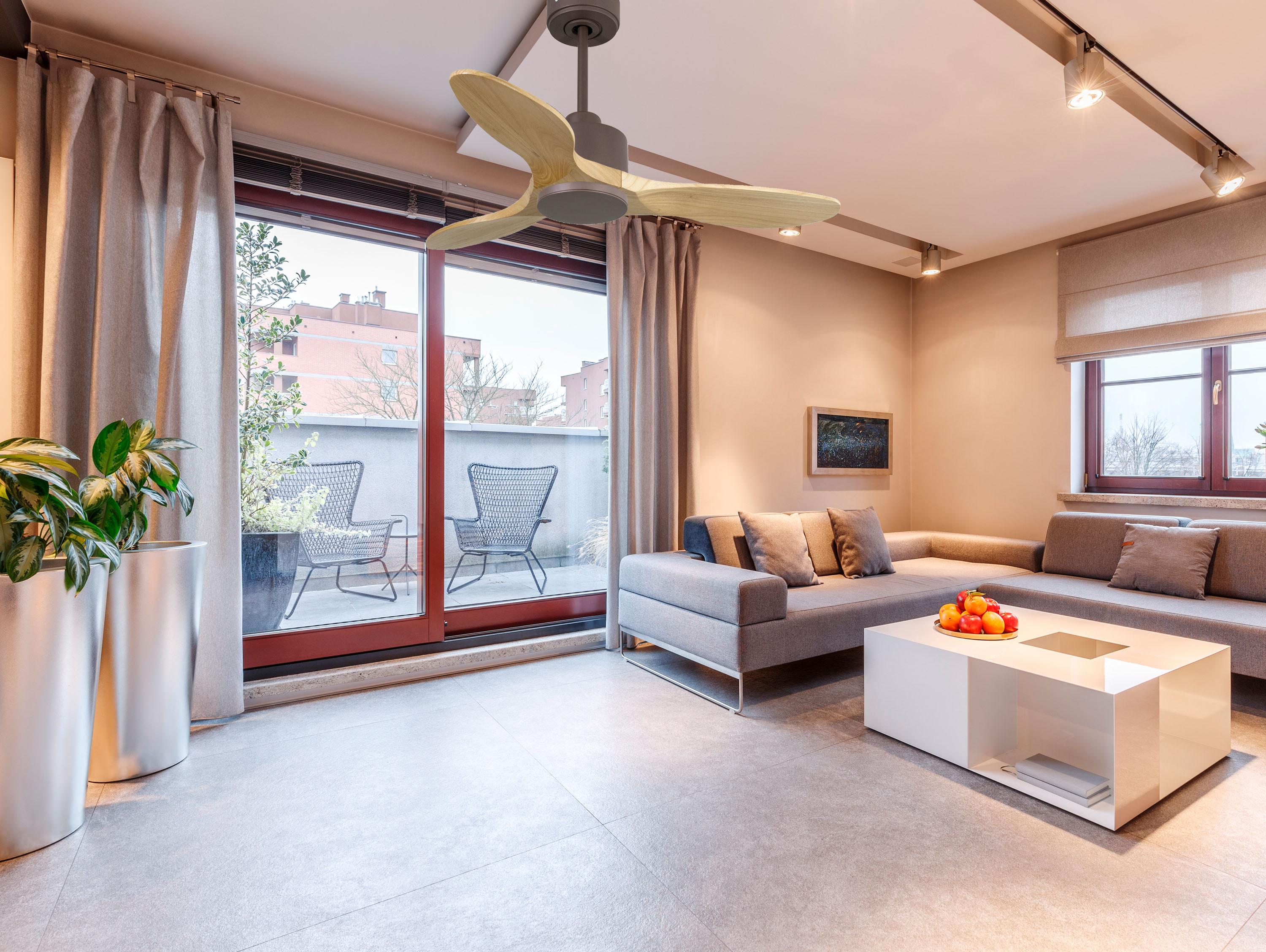 Ventilatore da soffitto Reversibile Termostato Wifi Motore CC Tetti inclinati Telecomando Hypersilence Memoria