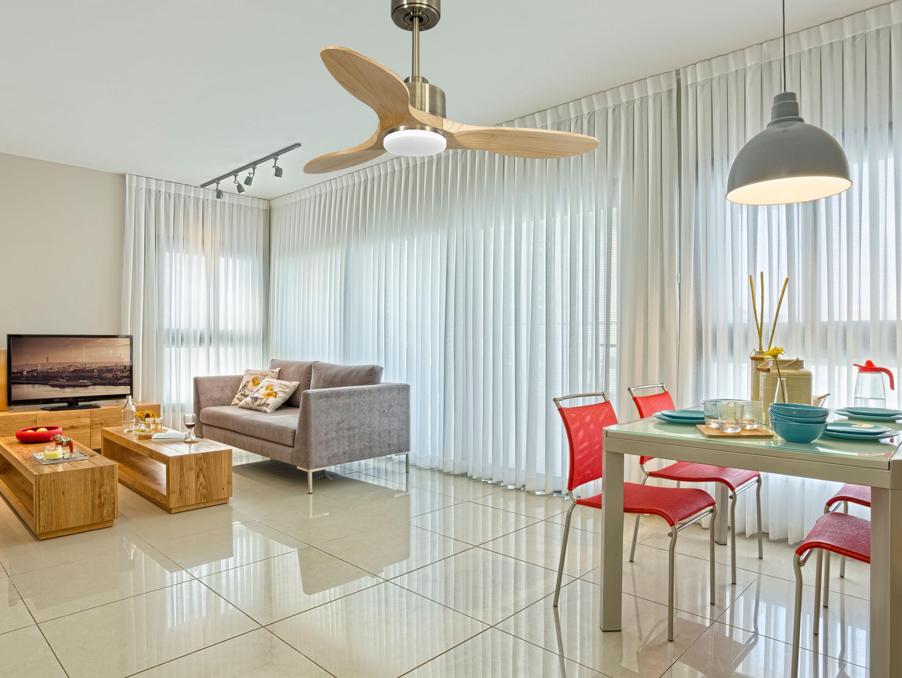 Ventilatore da soffitto Reversibile Termostato Dimmabile Wifi Motore CC Tetti inclinati Telecomando Luce a tre toni Hypersilence Memoria