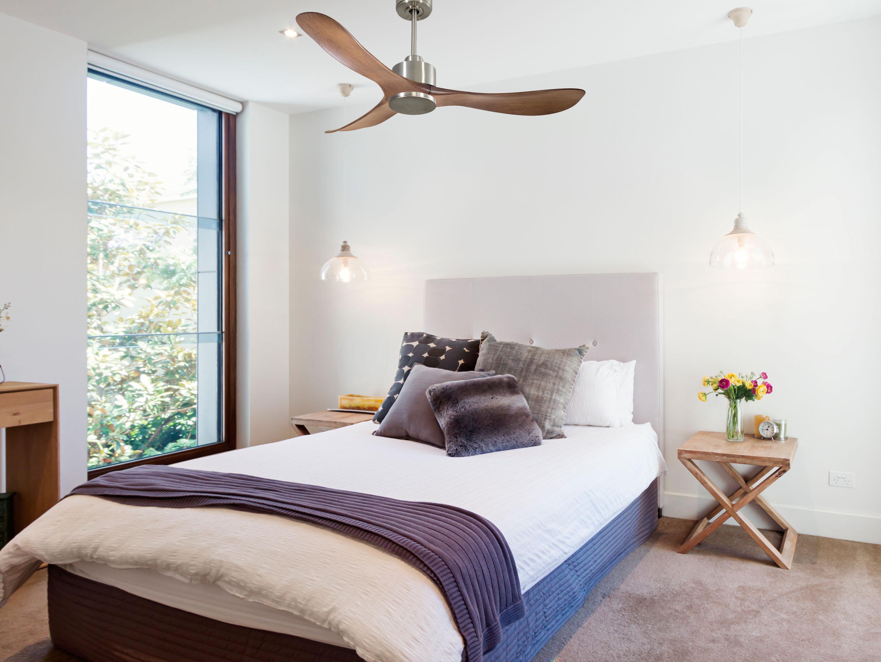 Ventilatore da soffitto Reversibile Termostato Wifi Motore CC Tetti inclinati Telecomando Hypersilence Memoria