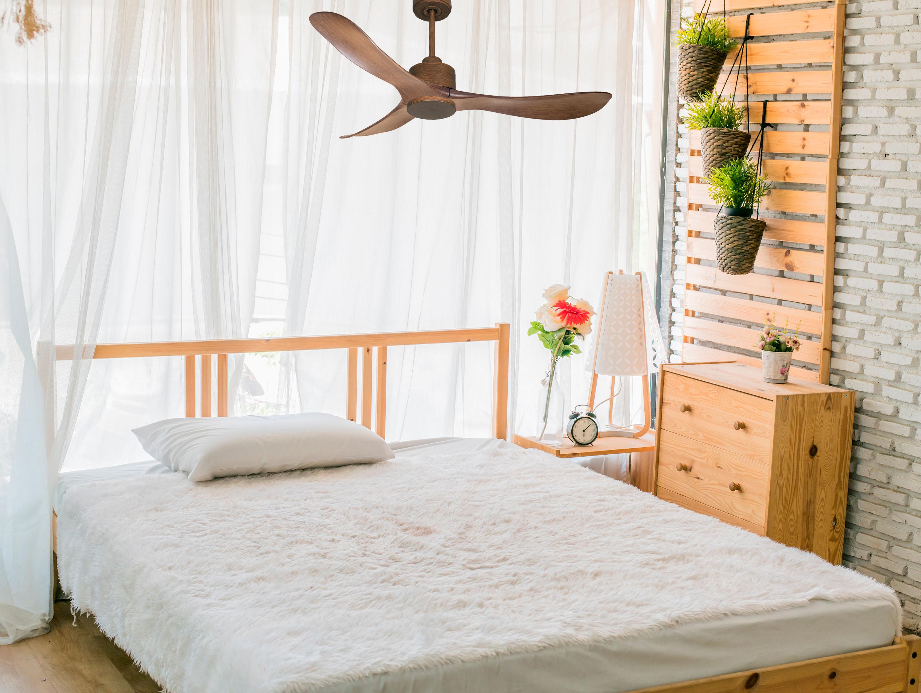 Ventilatore da soffitto Reversibile Termostato Wifi Motore CC Tetti inclinati Telecomando Hypersilence Memoria