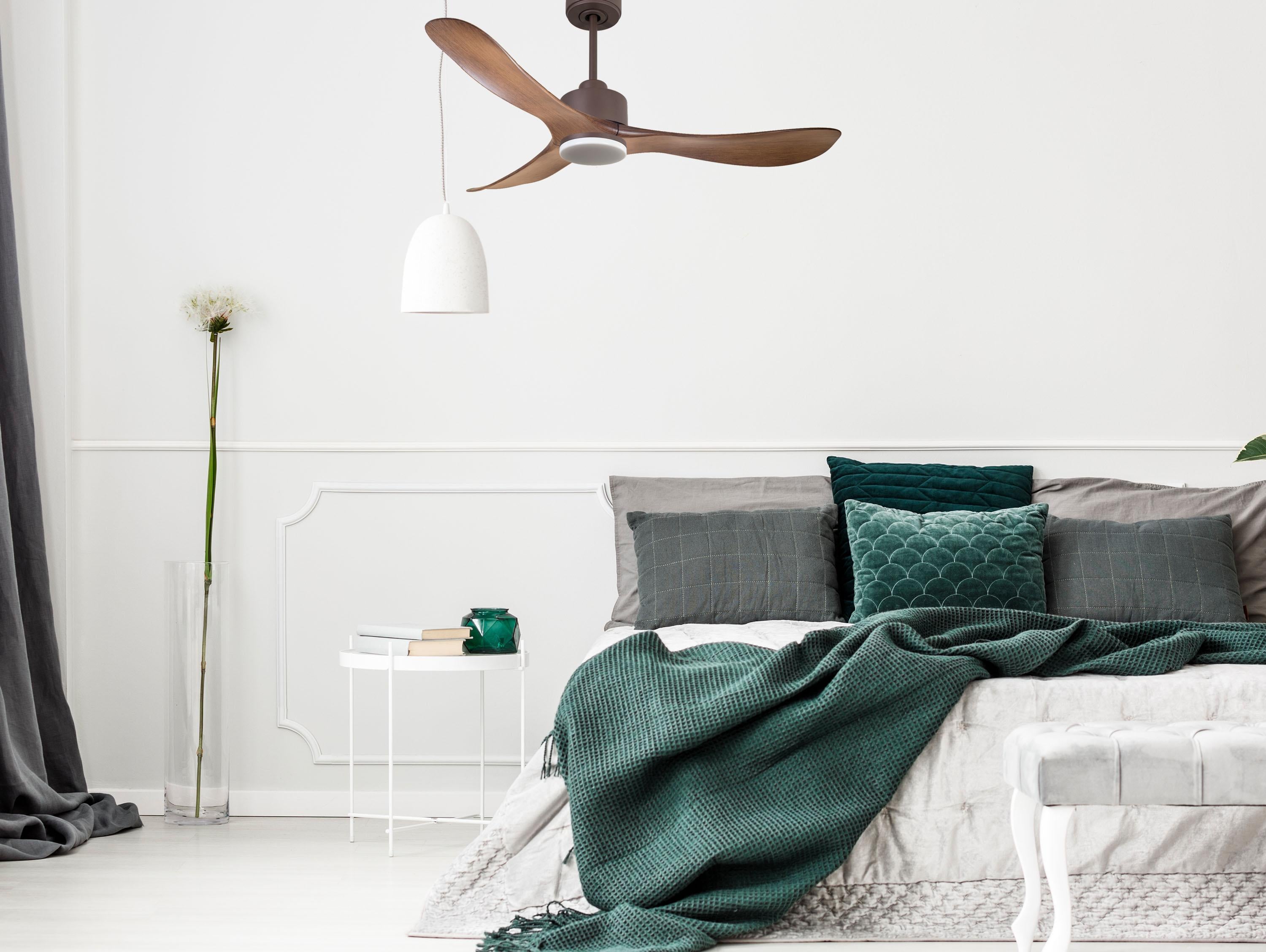 Ventilatore da soffitto Reversibile Termostato Dimmabile Wifi Motore CC Tetti inclinati Telecomando Luce a tre toni Hypersilence Memoria