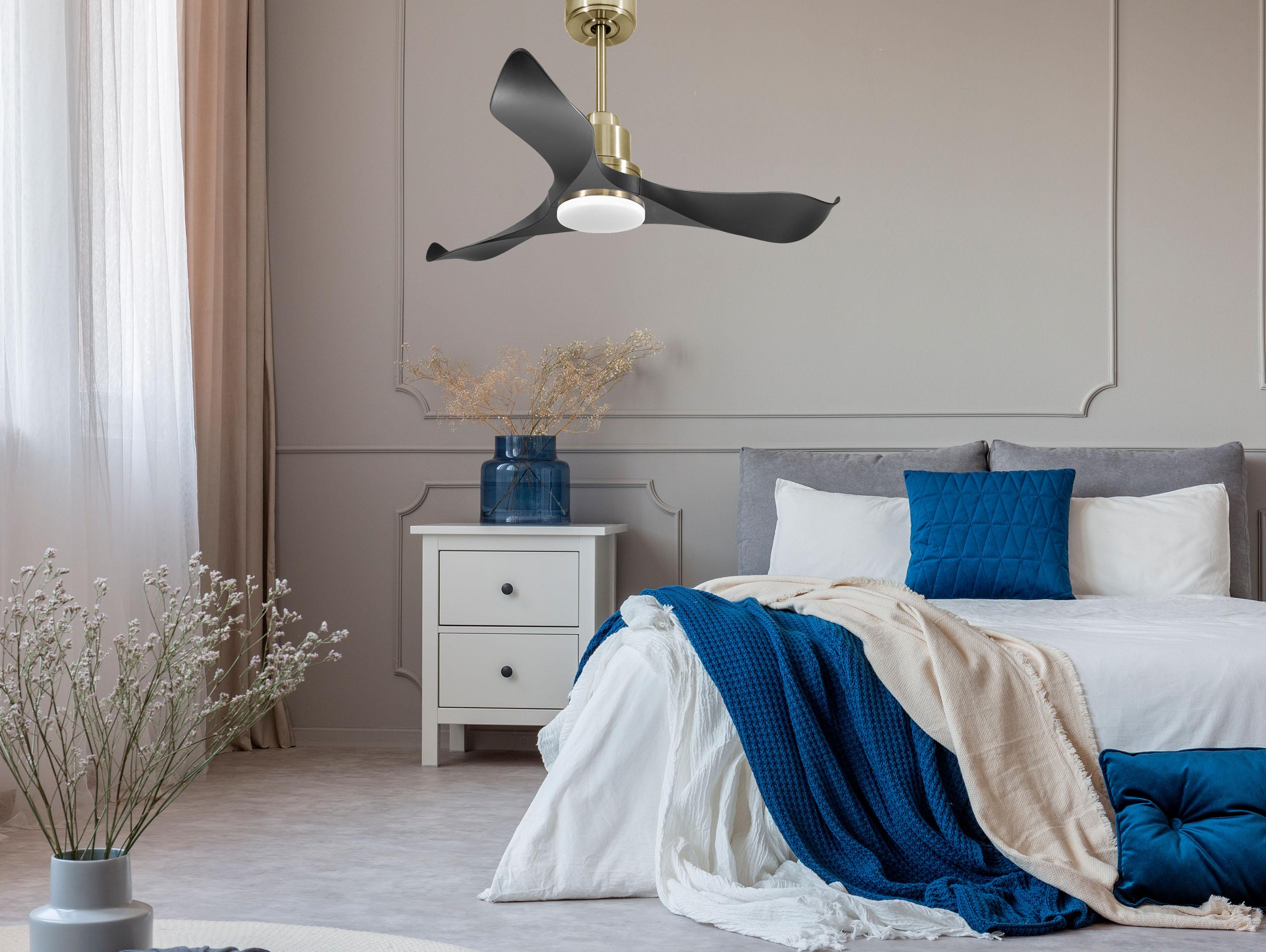 Ventilatore da soffitto Reversibile Termostato Dimmabile Wifi Motore CC Tetti inclinati Telecomando Luce a tre toni Adattatore 2/3 lame Hypersilence Memoria