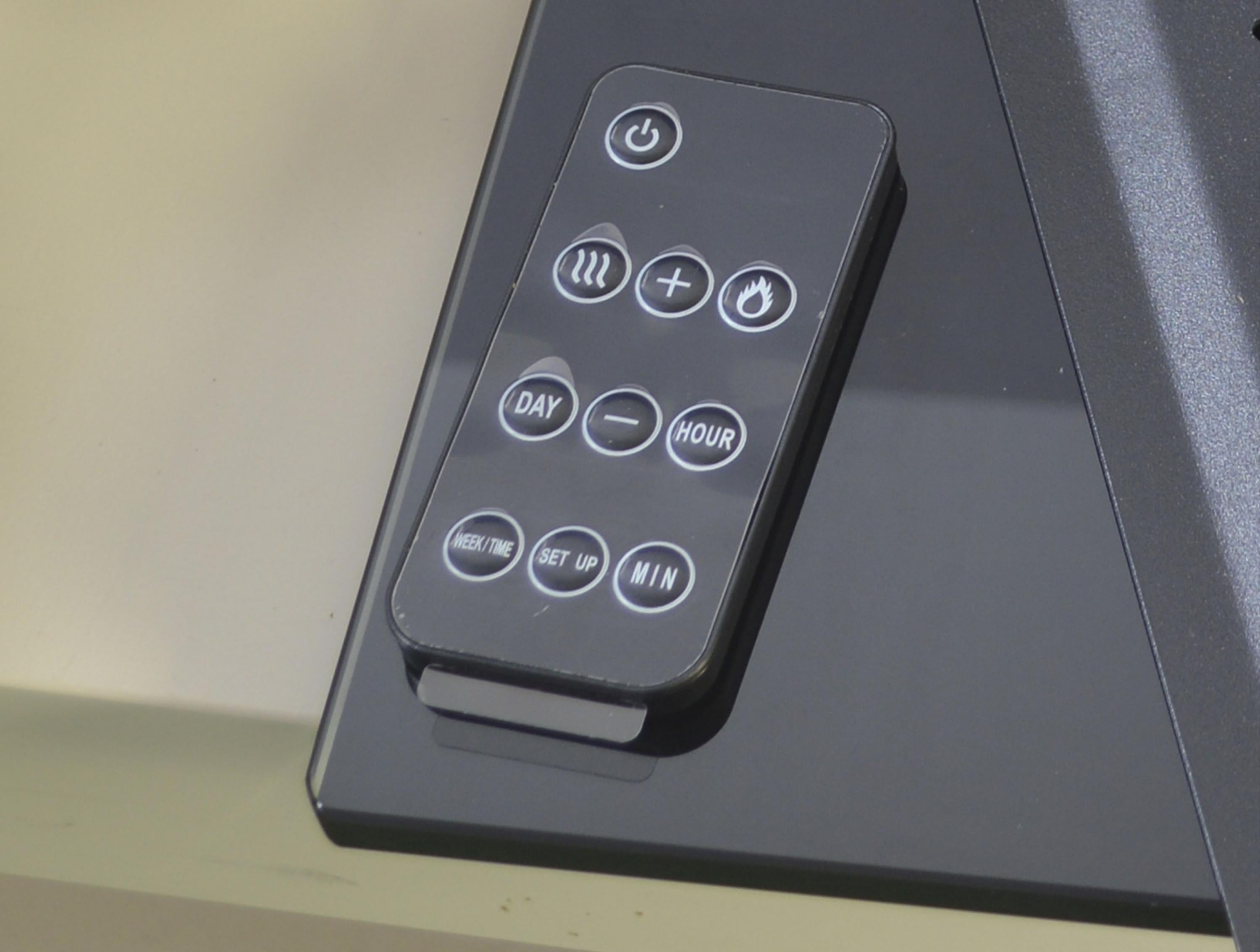 CHE-340: Caminetto elettrico 2000W con telecomando