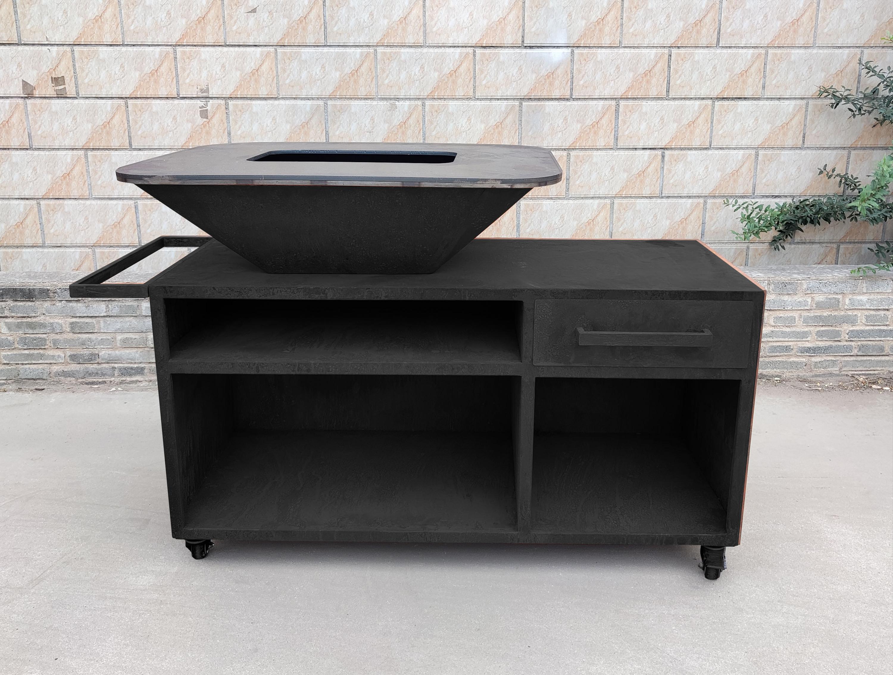 Grande barbecue con mobile in acciaio nero con piastra e griglia in acciaio