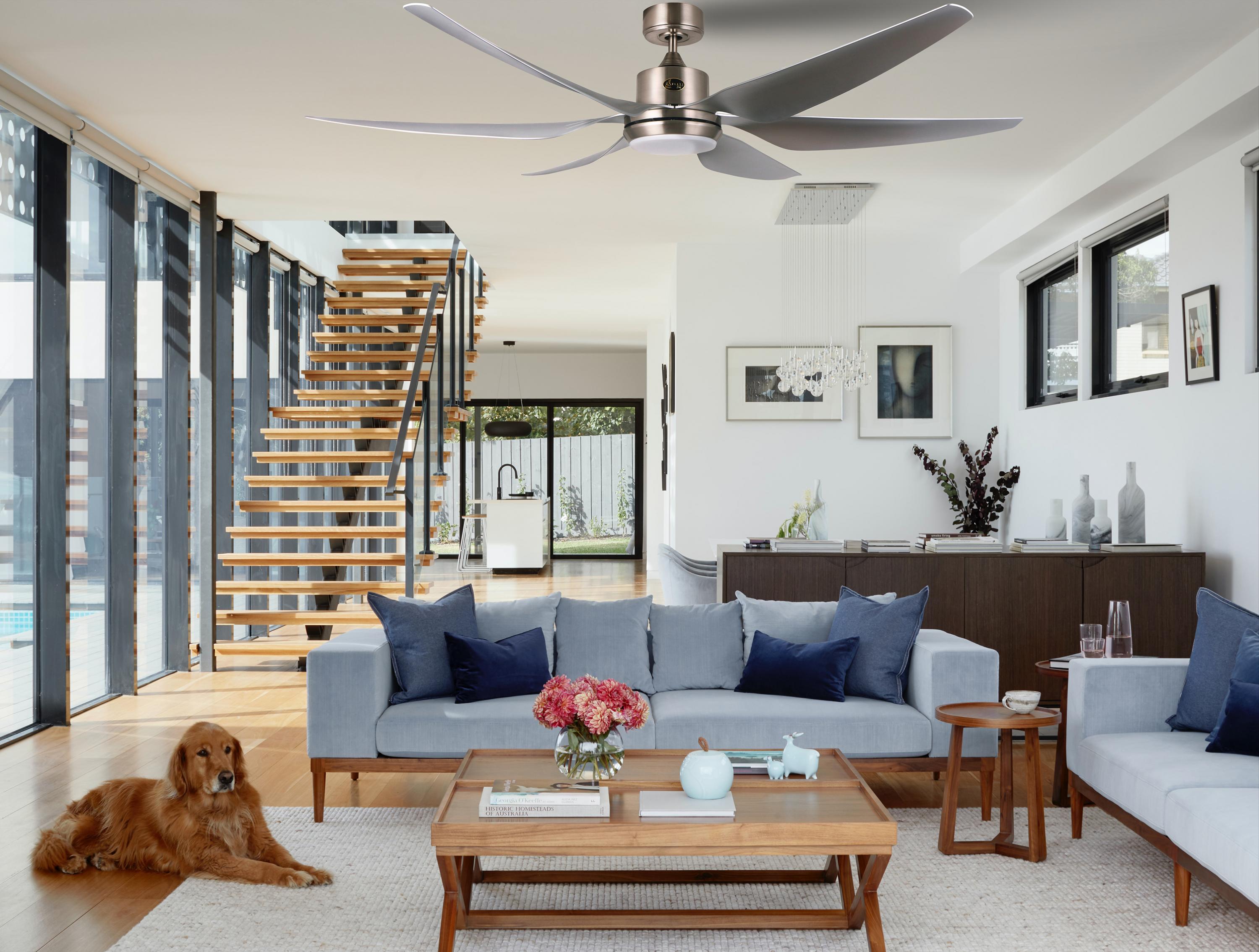 Superficie utilizzabile 60 m2 Ventilatore da soffitto DC argento con pale da 166 cm e luce per 60m2