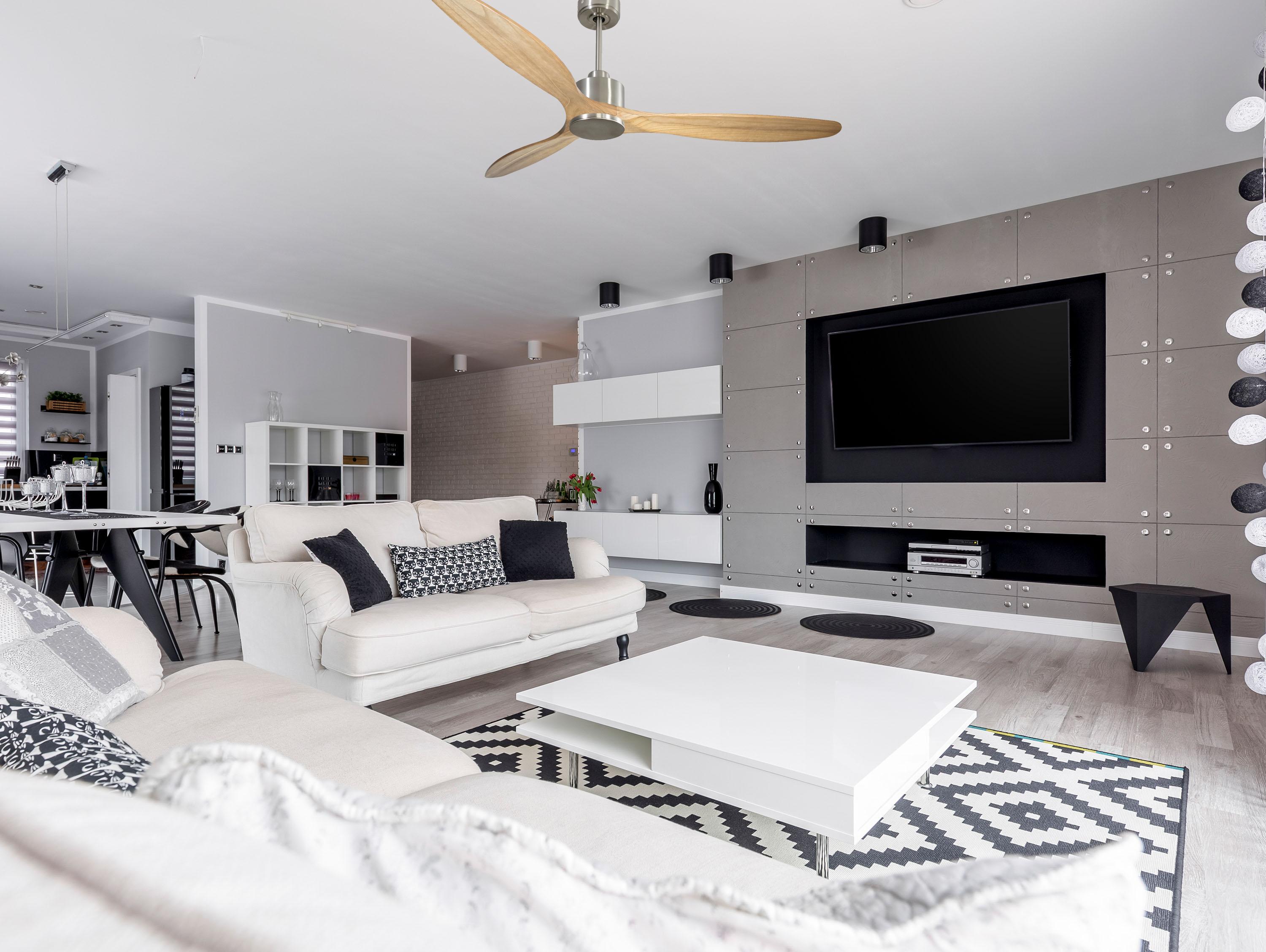 Ventilatore da soffitto Reversibile Termostato Wifi Motore CC Tetti inclinati Telecomando Hypersilence Memoria