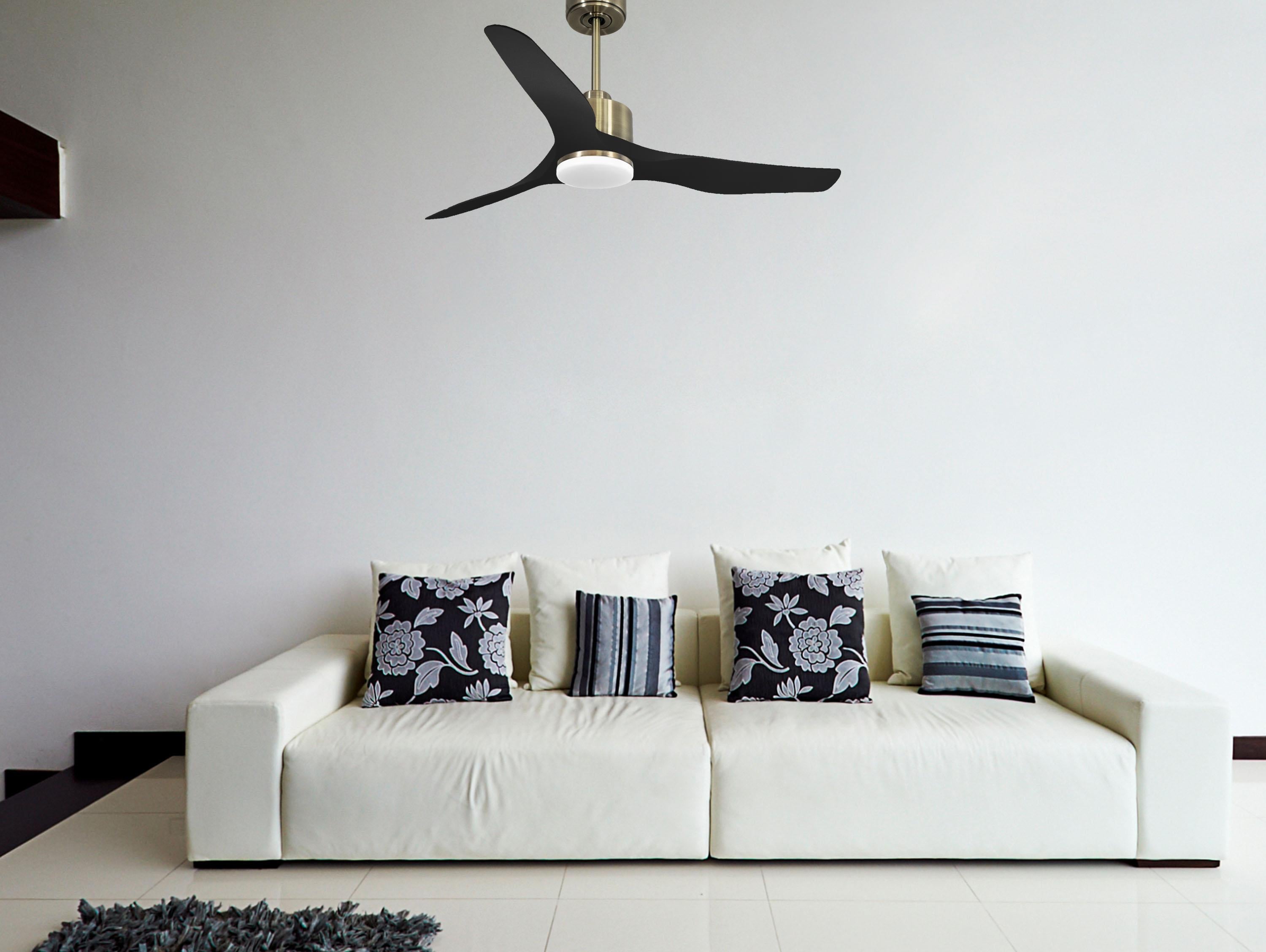 Ventilatore da soffitto Reversibile Termostato Dimmabile Wifi Motore CC Tetti inclinati Telecomando Luce a tre toni Adattatore 2/3 lame Hypersilence Memoria