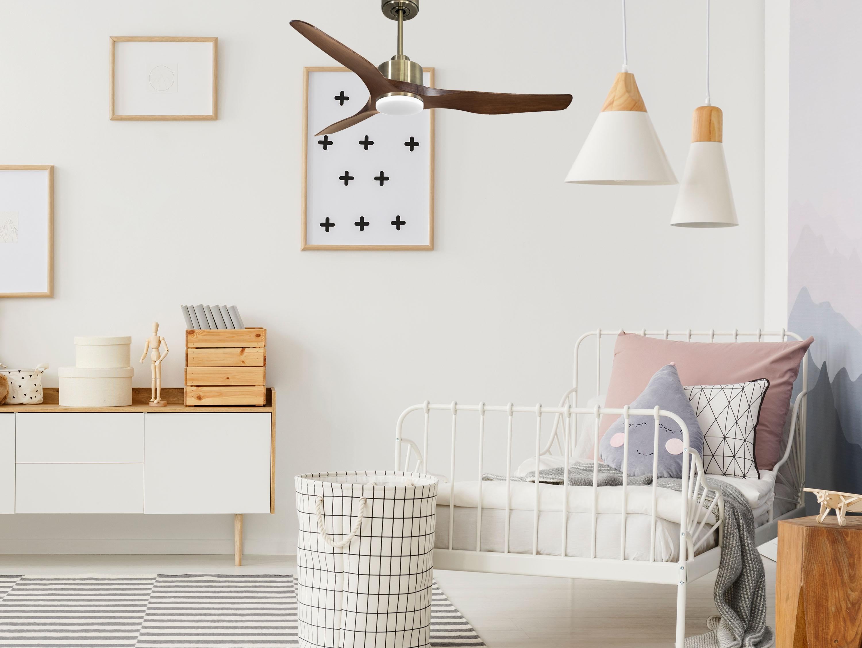 Ventilatore da soffitto Reversibile Termostato Dimmabile Wifi Motore CC Tetti inclinati Telecomando Luce a tre toni Adattatore 2/3 lame Hypersilence Memoria