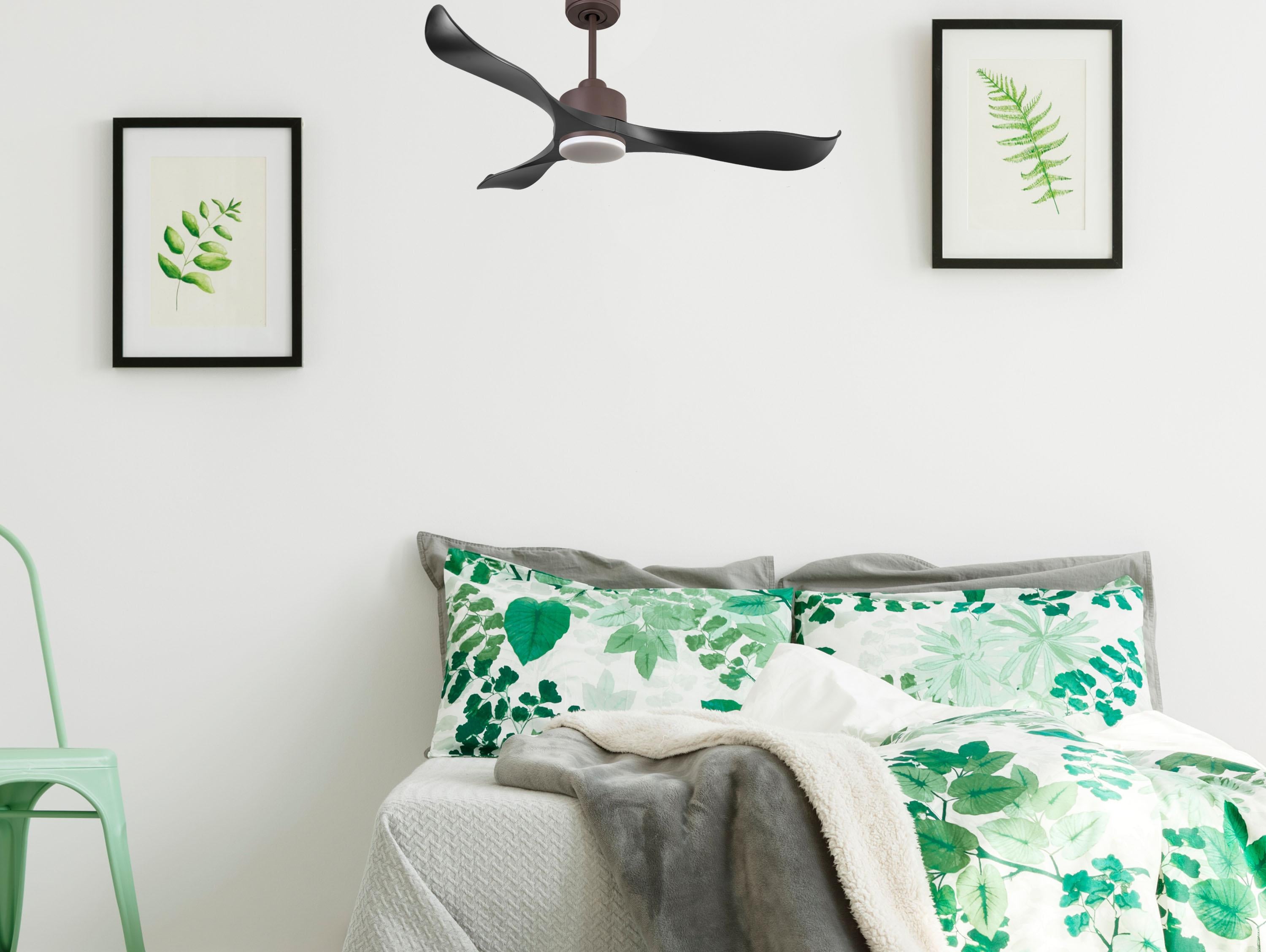 Ventilatore da soffitto Reversibile Termostato Dimmabile Wifi Motore CC Tetti inclinati Telecomando Luce a tre toni Adattatore 2/3 lame Hypersilence Memoria