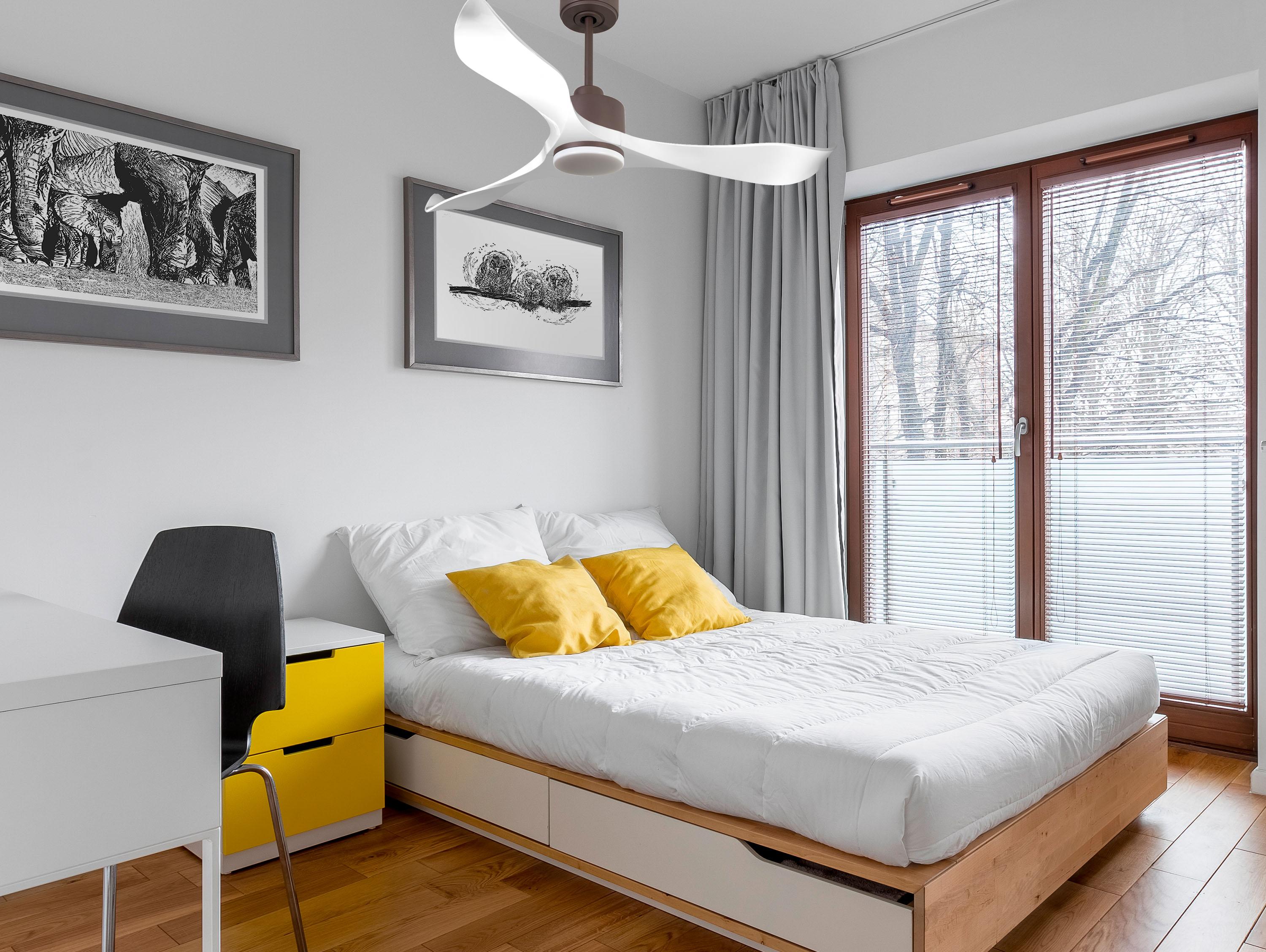 Ventilatore da soffitto Reversibile Termostato Dimmabile Wifi Motore CC Tetti inclinati Telecomando Luce a tre toni Adattatore 2/3 lame Hypersilence Memoria