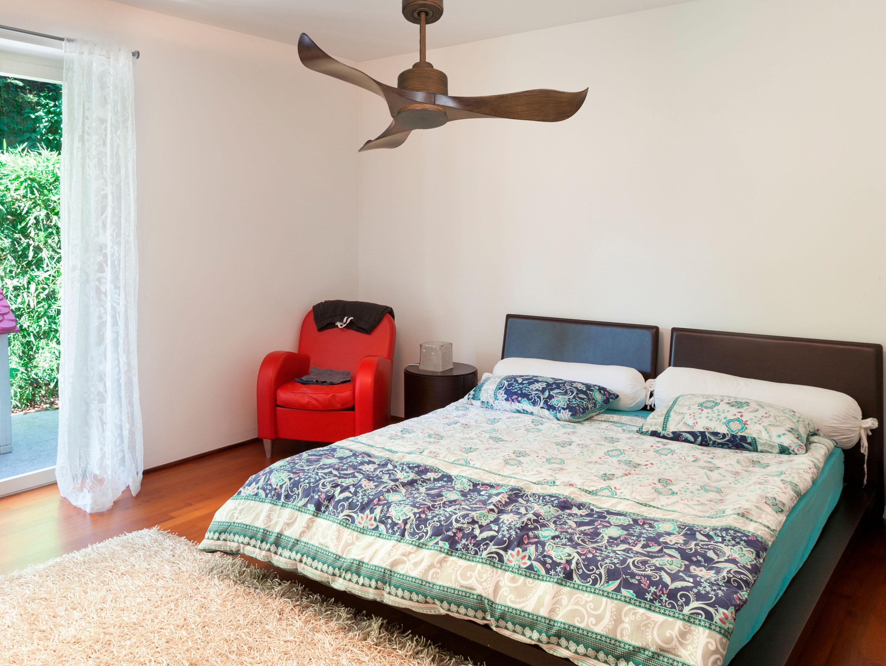 Ventilatore da soffitto Reversibile Termostato Wifi Motore CC Tetti inclinati Telecomando Adattatore 2/3 lame Hypersilence Memoria Shopify Vendible (AUTOMATICO)