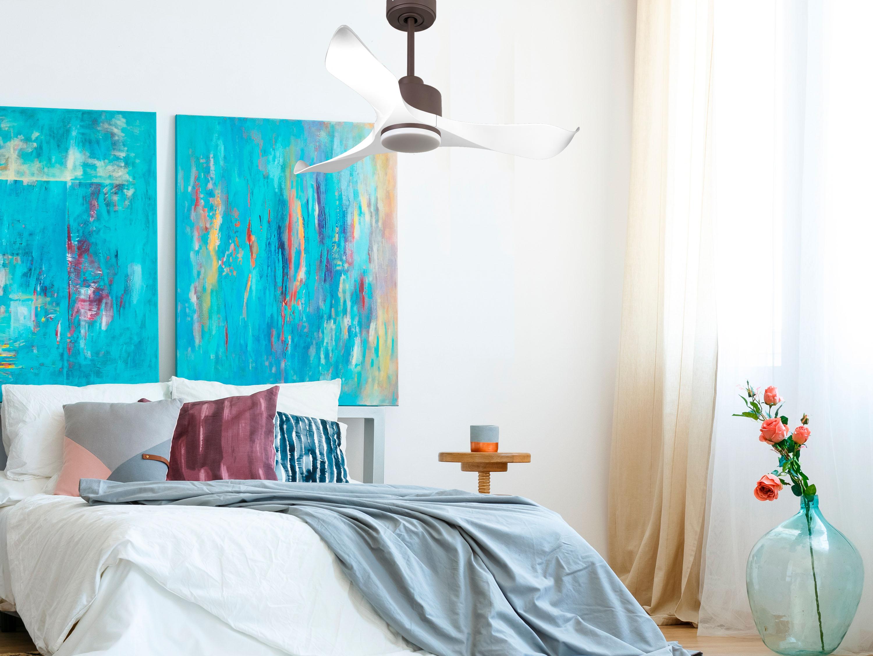 Ventilatore da soffitto Reversibile Termostato Dimmabile Wifi Motore CC Tetti inclinati Telecomando Luce a tre toni Adattatore 2/3 lame Hypersilence Memoria